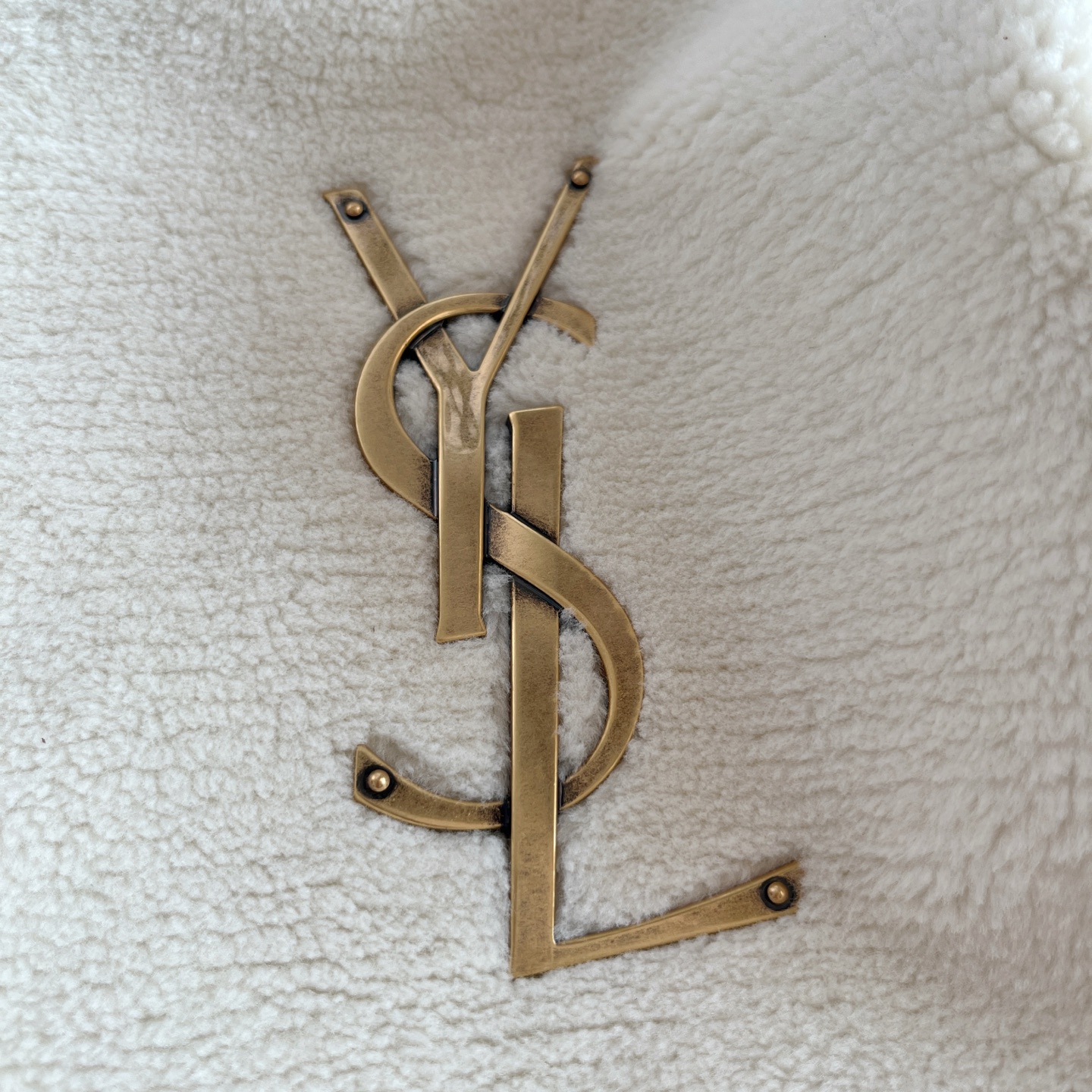Saint Laurent 小号奶白羊羔毛/金