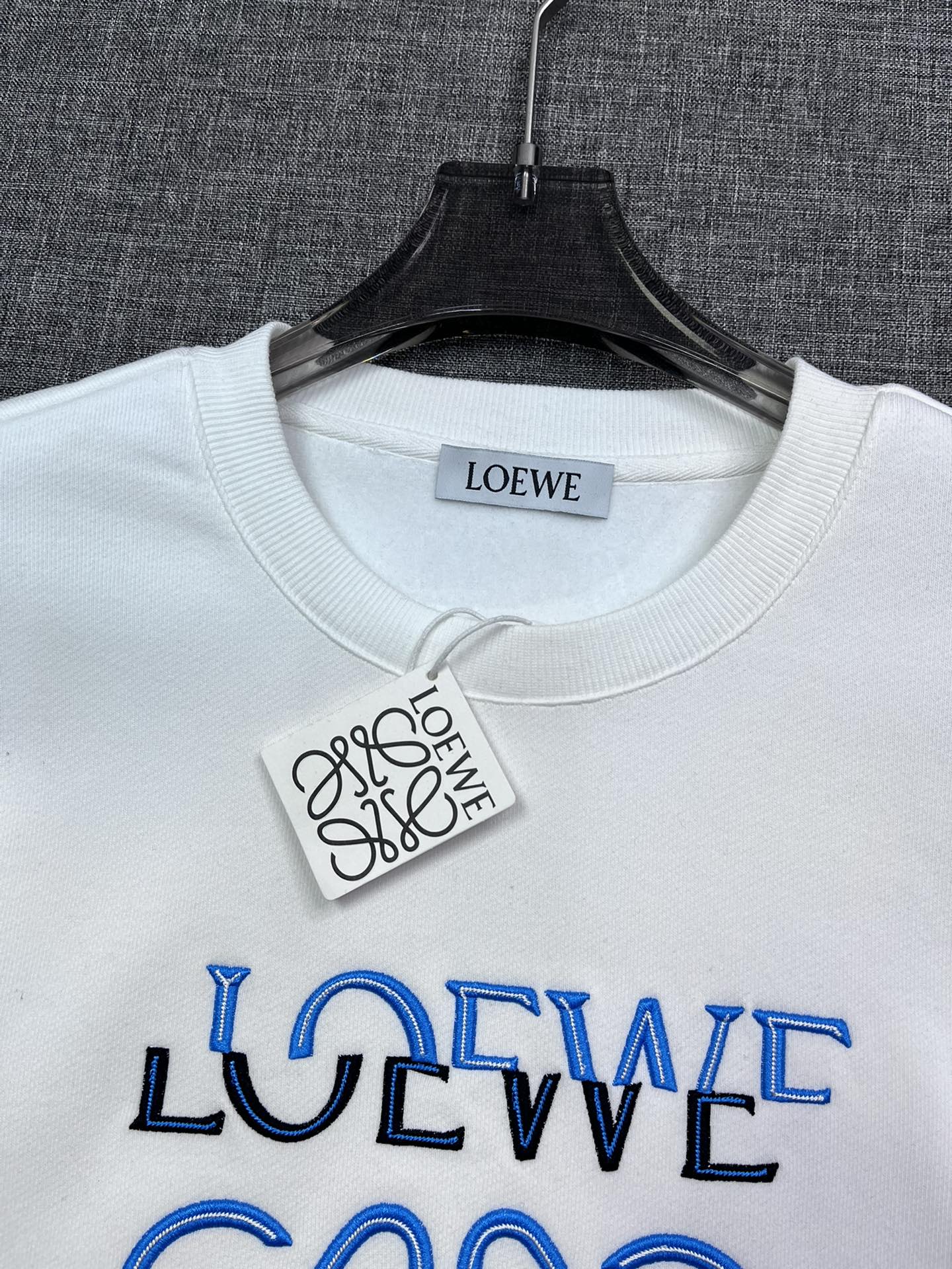 LOEWE罗意威秋冬加绒圆领卫衣时尚休闲套头加绒卫衣衫！贸易公司渠道稀出领先官网发售！一直都是神奇的存在