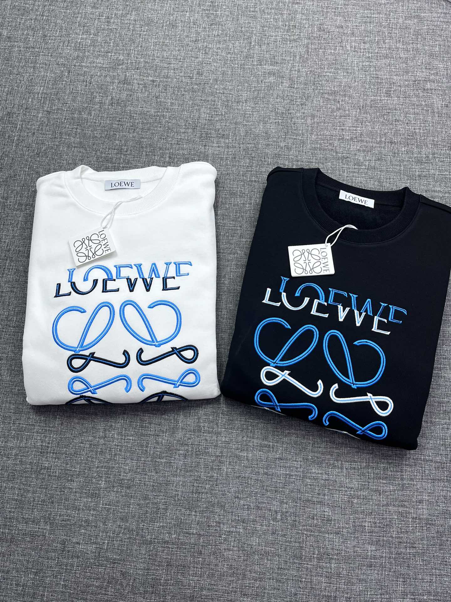 LOEWE罗意威秋冬加绒圆领卫衣时尚休闲套头加绒卫衣衫！贸易公司渠道稀出领先官网发售！一直都是神奇的存在