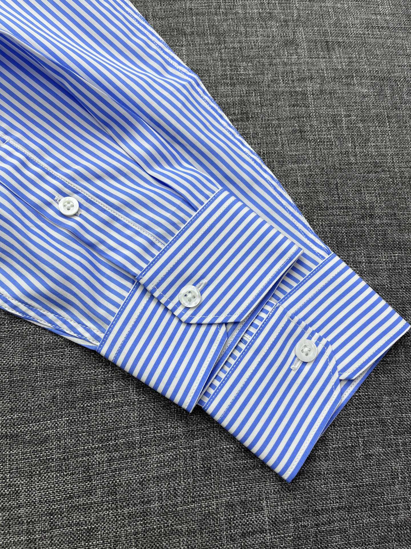 Gucci Men's Long Sleeve Shirt with Bee Embroidery and Web Detail 9 i1756392151402 9315 0 7