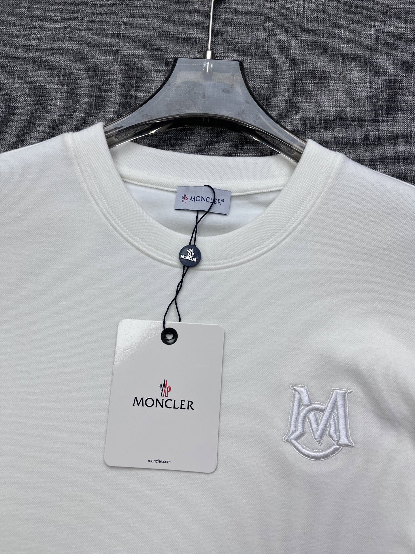 Moncler Men's Casual Long Sleeve T-Shirt Classic Logo Emblem 6 i1757947727424 6949 0 4