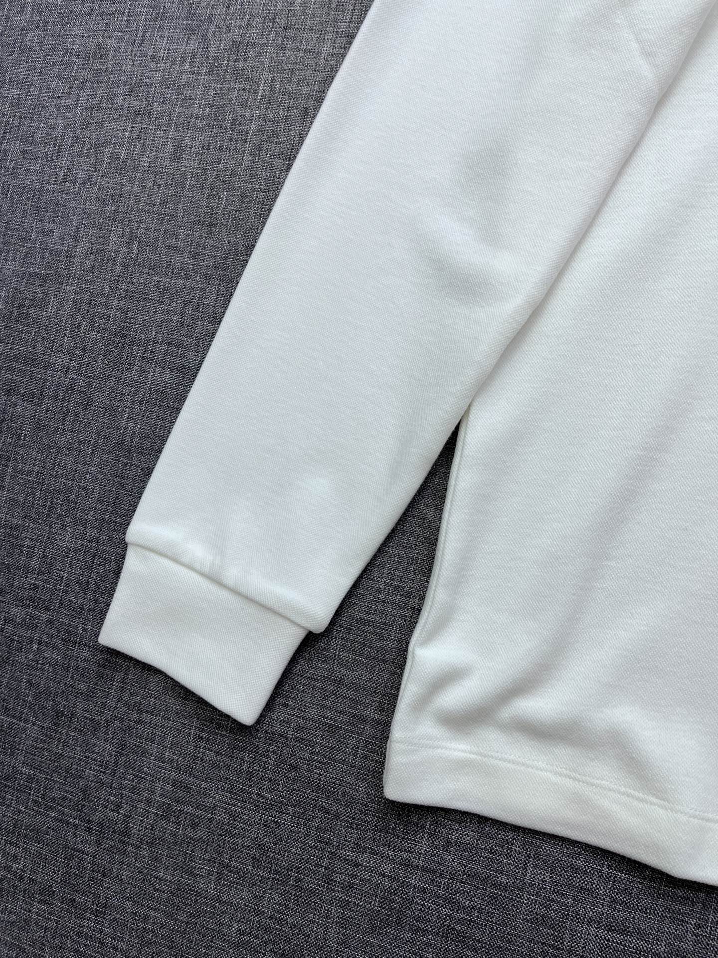 Moncler Men's Casual Long Sleeve T-Shirt Classic Logo Emblem 9 i1757947727445 505 0 7