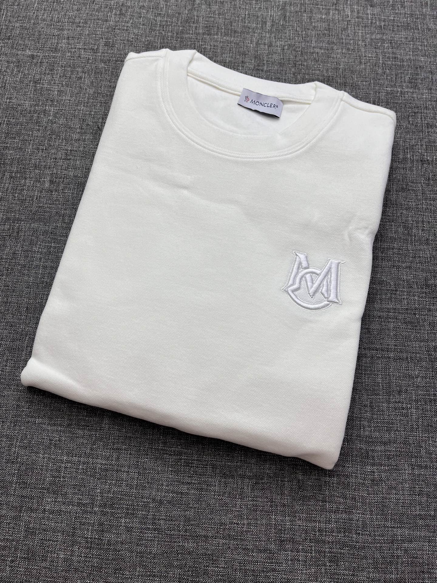 Moncler Men's Casual Long Sleeve T-Shirt Classic Logo Emblem 3 i1757947727450 7114 0 1