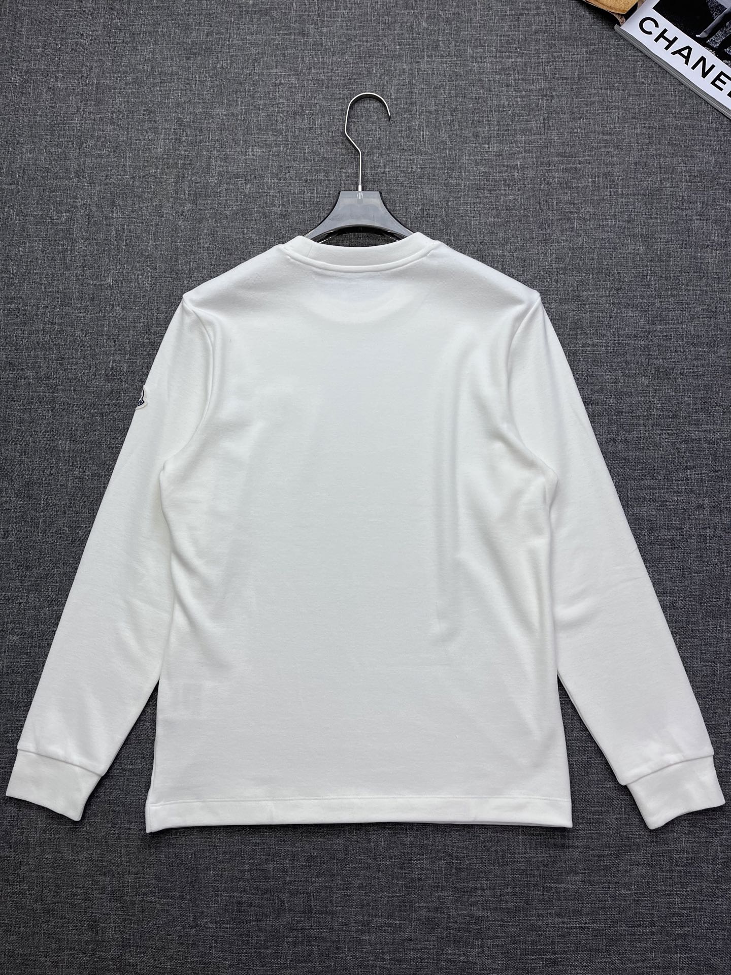 Moncler Men's Casual Long Sleeve T-Shirt Classic Logo Emblem 10 i1757947728825 6440 0 8