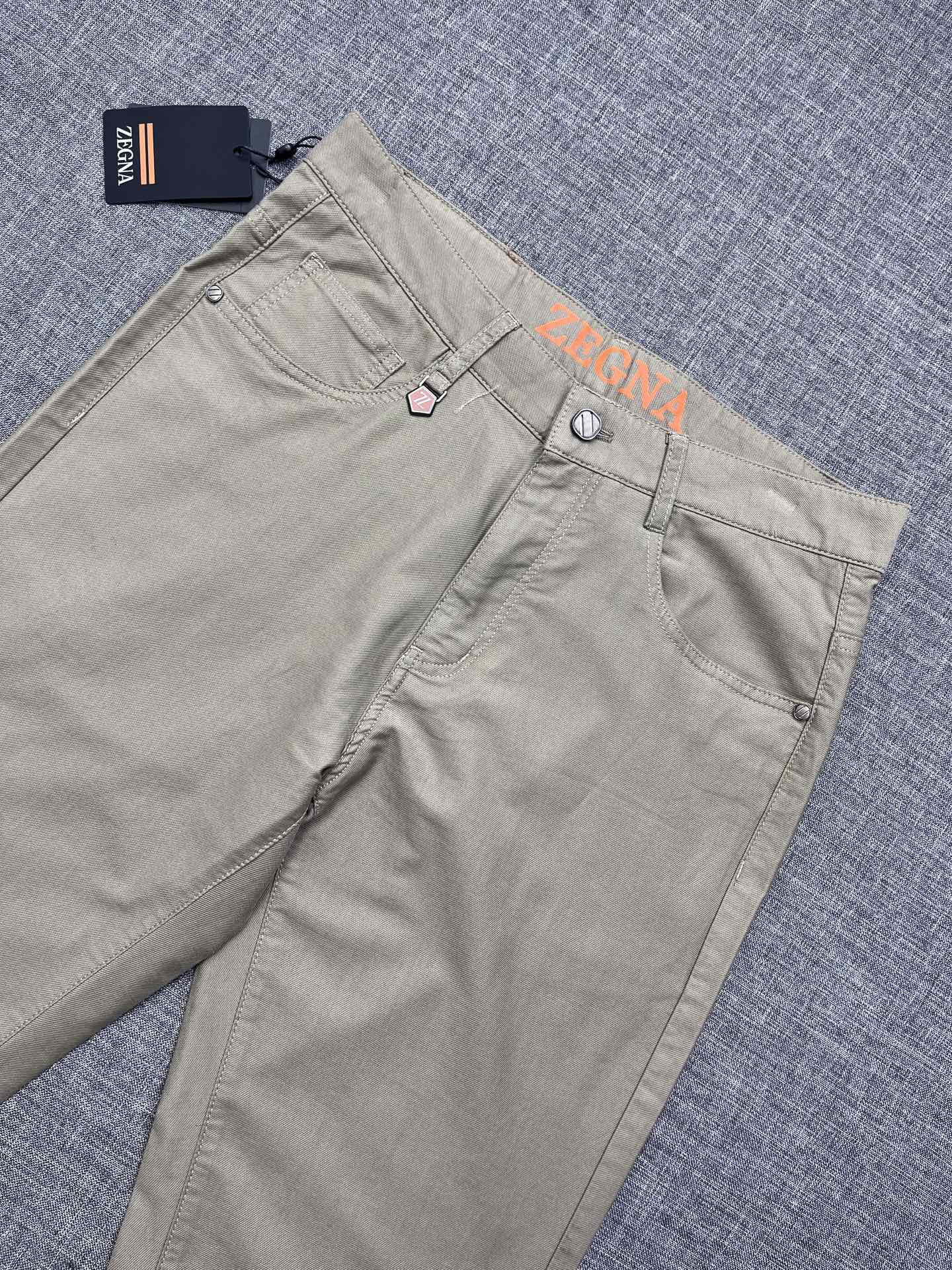 zegNA 杰尼亚 2026春夏新款休闲裤 面料微弹，设计干净利落剪裁，都市风十足 采用精纺面料手感软糯