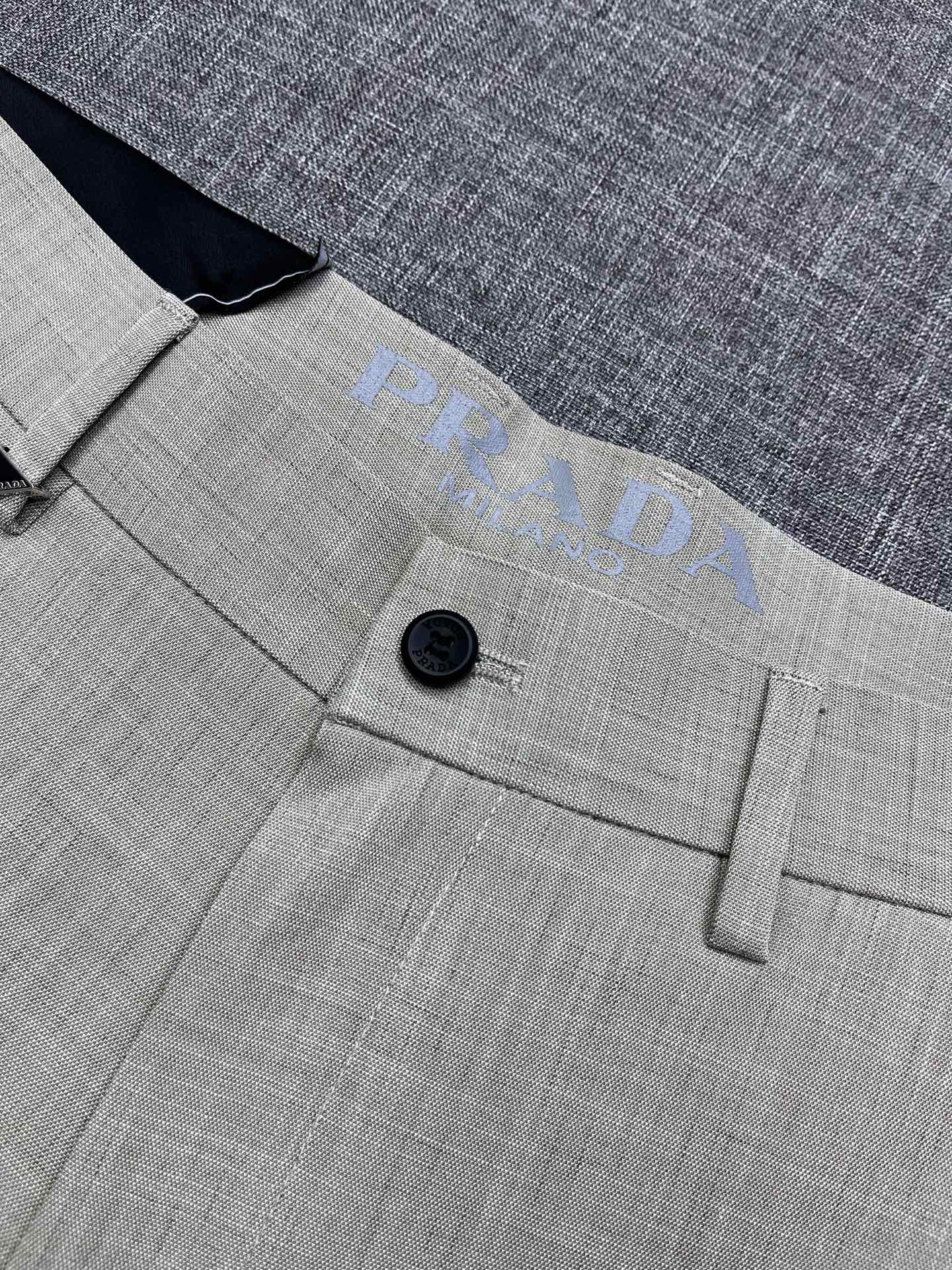 PRADA 普拉达26春夏新款高端休闲西裤，棉麻面料无弹，贸易公司渠道稀出，领先官网发售！既想要穿着舒适