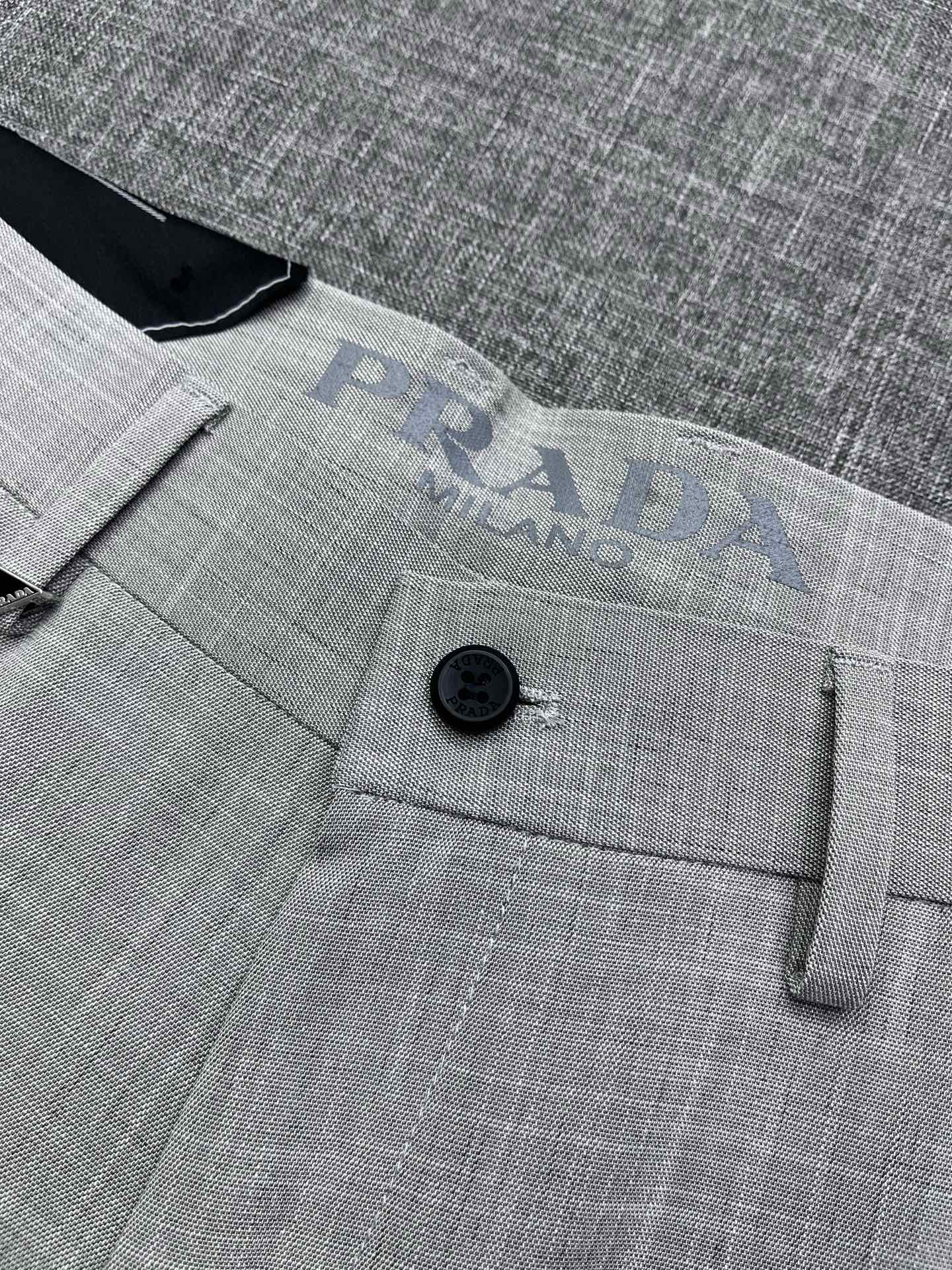 PRADA 普拉达26春夏新款高端休闲西裤，棉麻面料无弹，贸易公司渠道稀出，领先官网发售！既想要穿着舒适