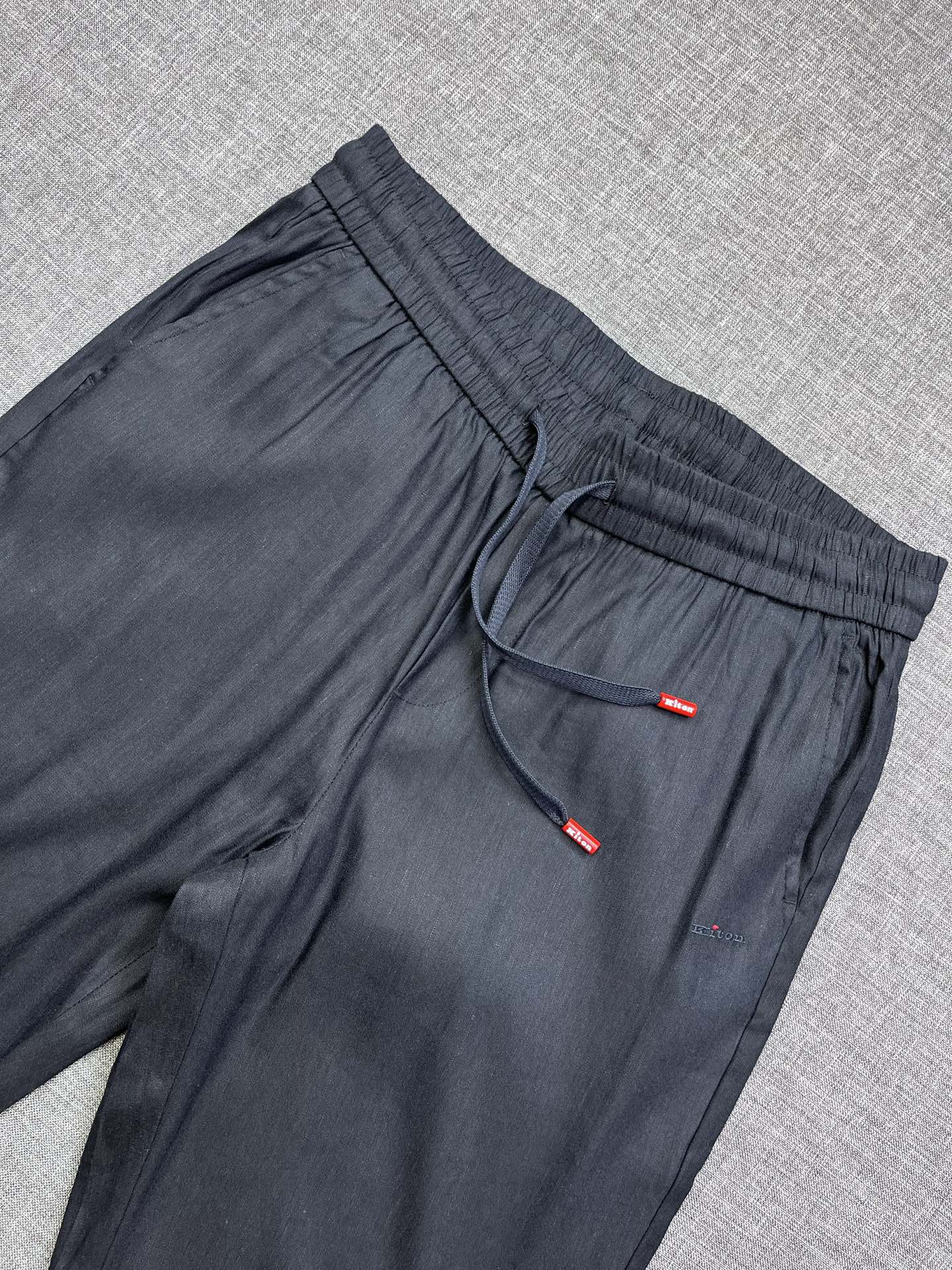 Kiton 家族男士高端亚麻休闲裤，贸易公司渠道货，意大利原厂出品，26年新品，经典奢华之作！！品相完美