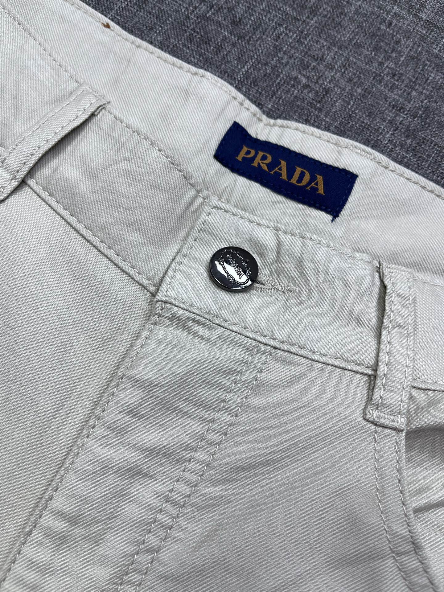 PRADA 普拉达26春夏新款高端休闲微弹五袋休闲裤 西裤，贸易公司渠道稀出，领先官网发售！既想要穿着舒