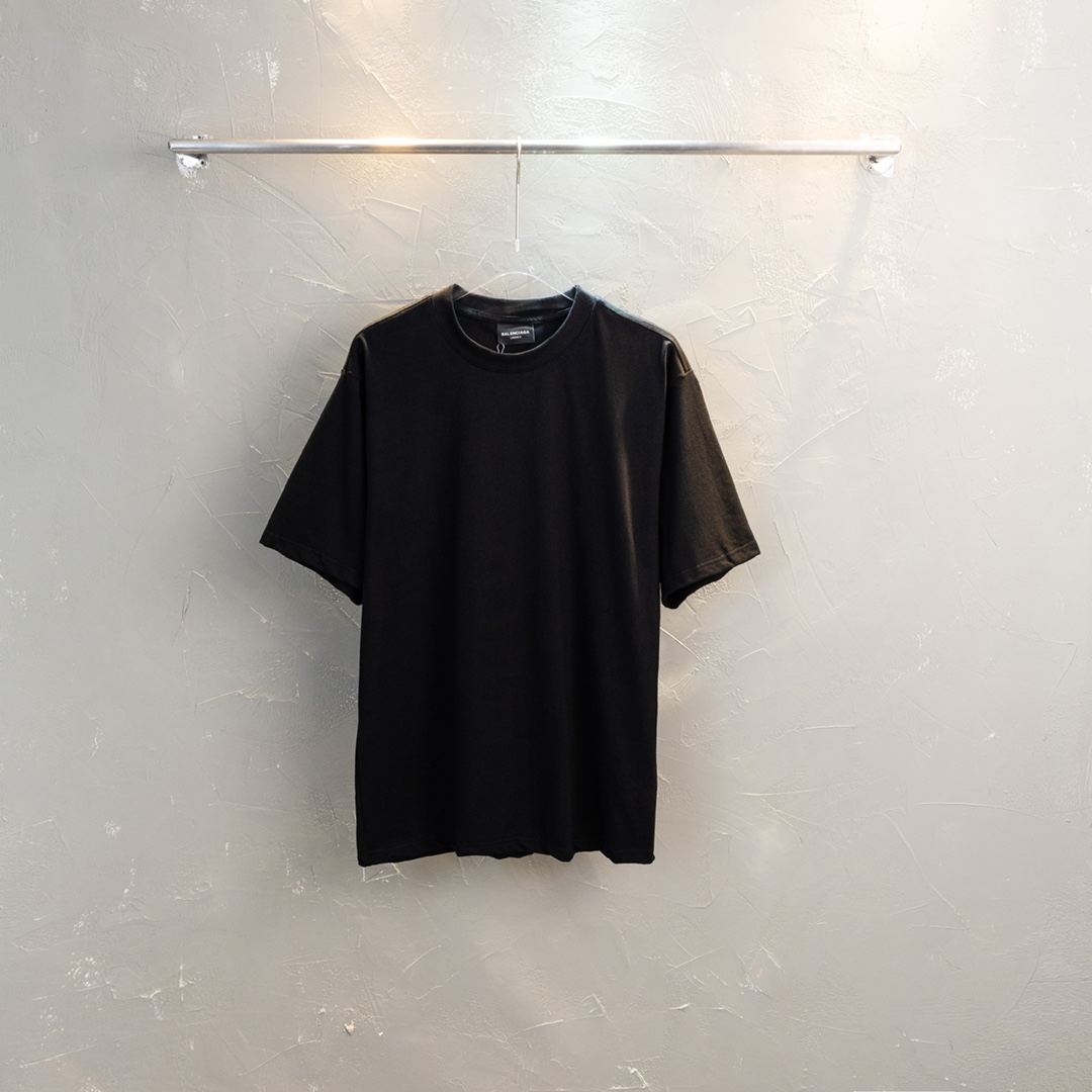 What is a 1:1 replica
 Balenciaga Clothing T-Shirt Black Short Sleeve