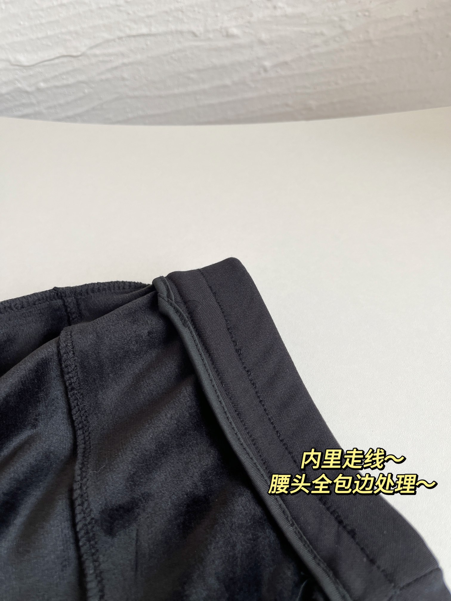 ** Precision interior seam construction with fleece-lined pocket bags - Comprehensive 8