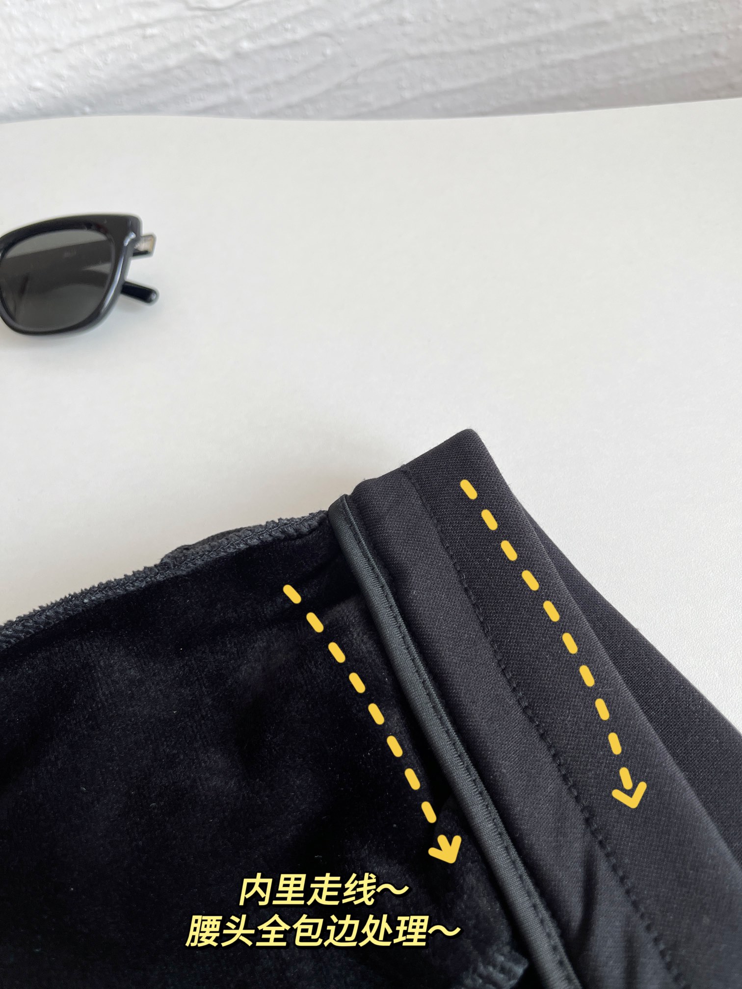 ** Precision interior seam construction with fleece-lined pocket bags - Comprehensive 3