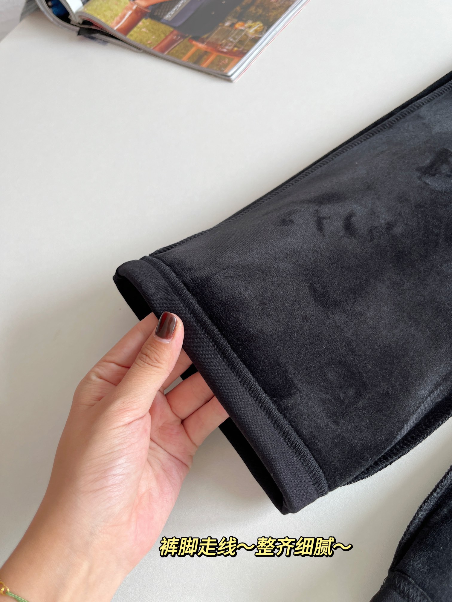 ** Precision interior seam construction with fleece-lined pocket bags - Comprehensive 5