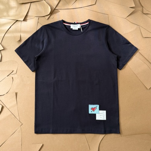 Thom Browne Men's Navy Blue Cotton Crewneck T-Shirt with Heart Patch 1 Thom Browne Men's Navy Blue Cotton Crewneck T-Shirt with Heart Patch