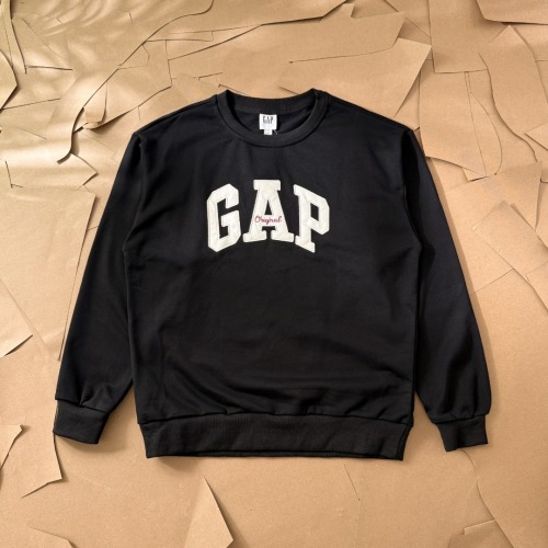 GAP Classic Embroidered Fleece Sweatshirt - Stylish and Comfortable