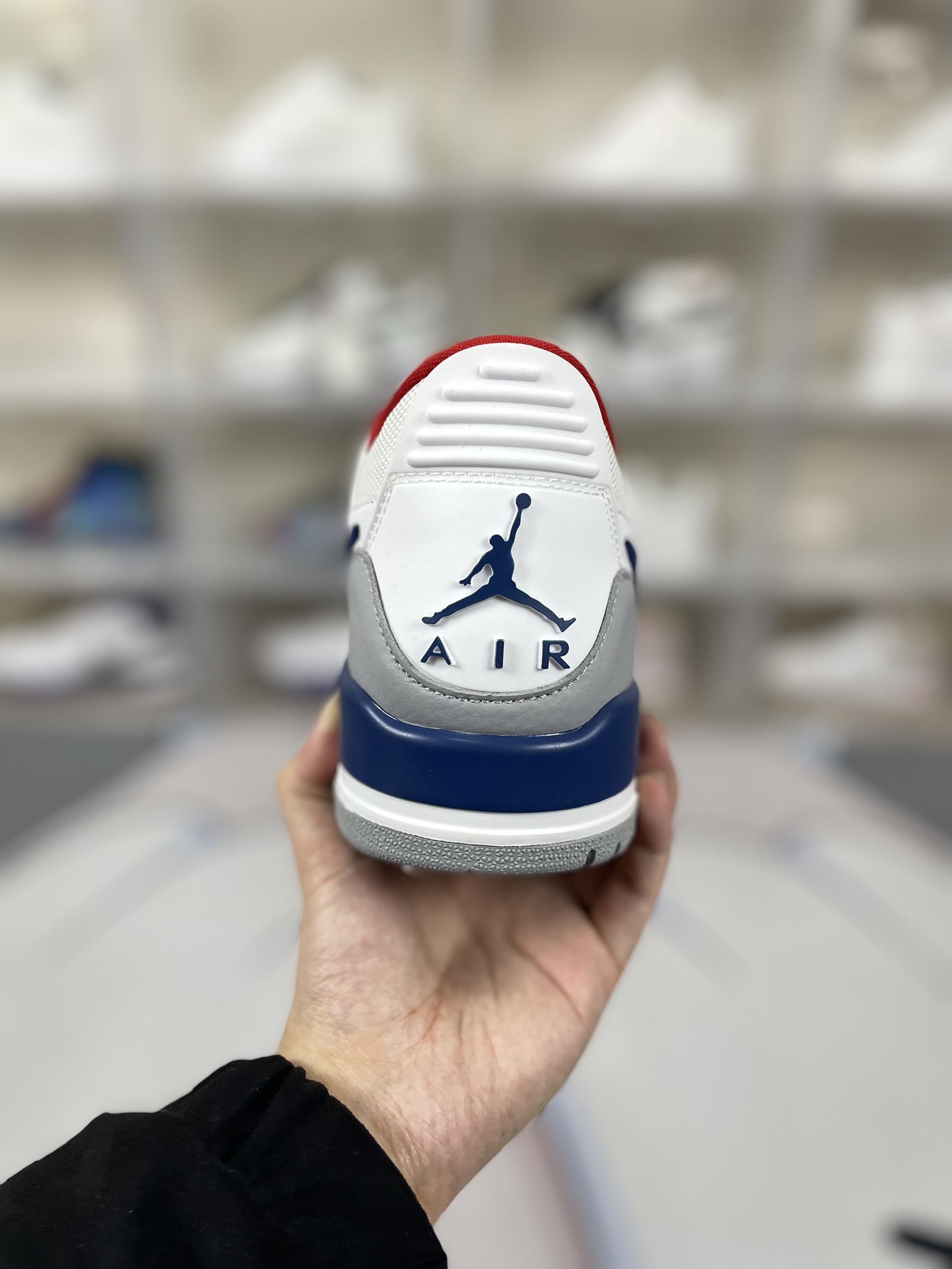 Jordan Legacy 312 Low Retro Basketball Shoes - White/Blue Unisex Sneakers 3 i1704567740 5870 0