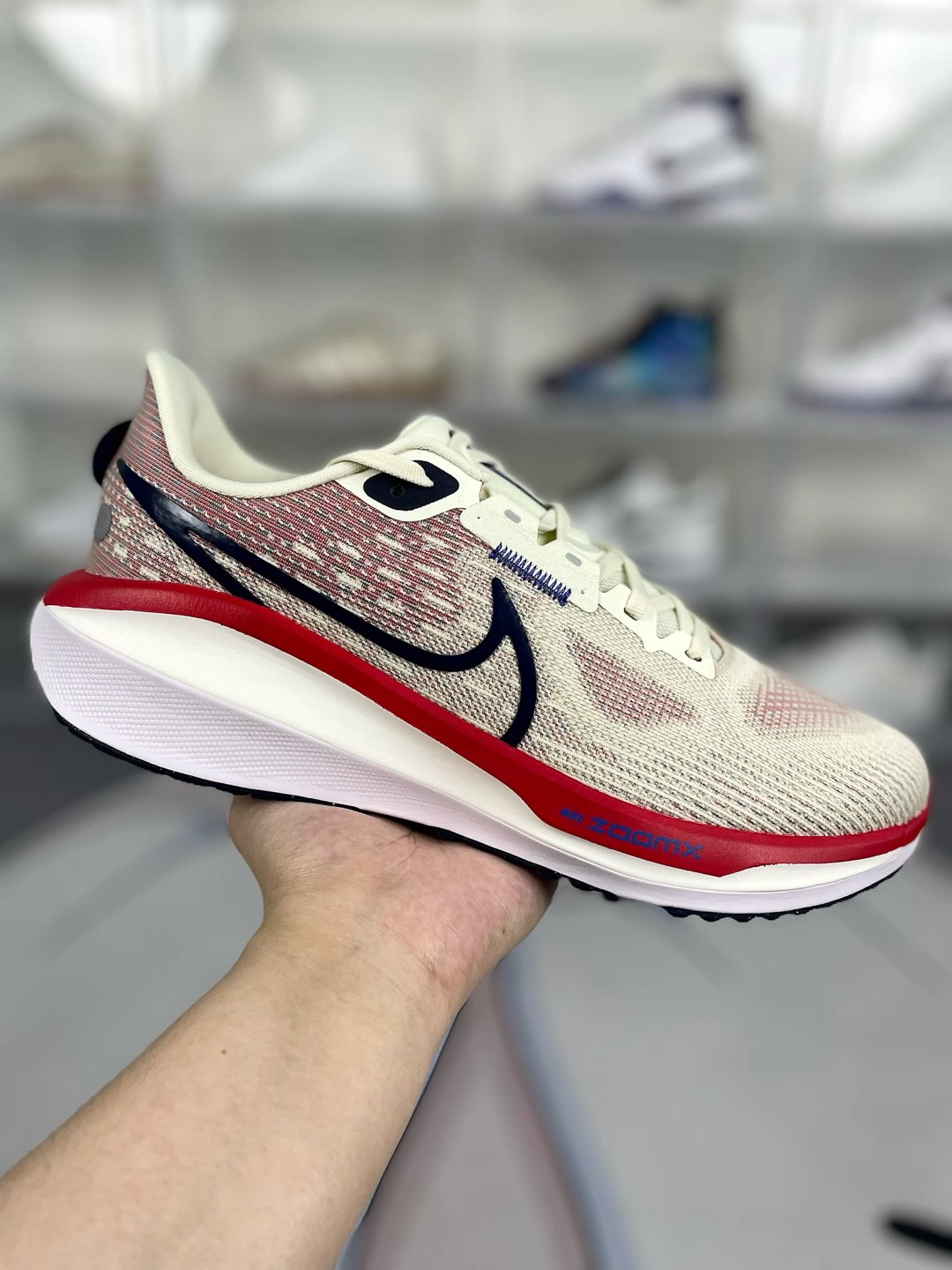 Nike Vomero 17 Running Shoes - Enhanced Comfort, Lightweight Design