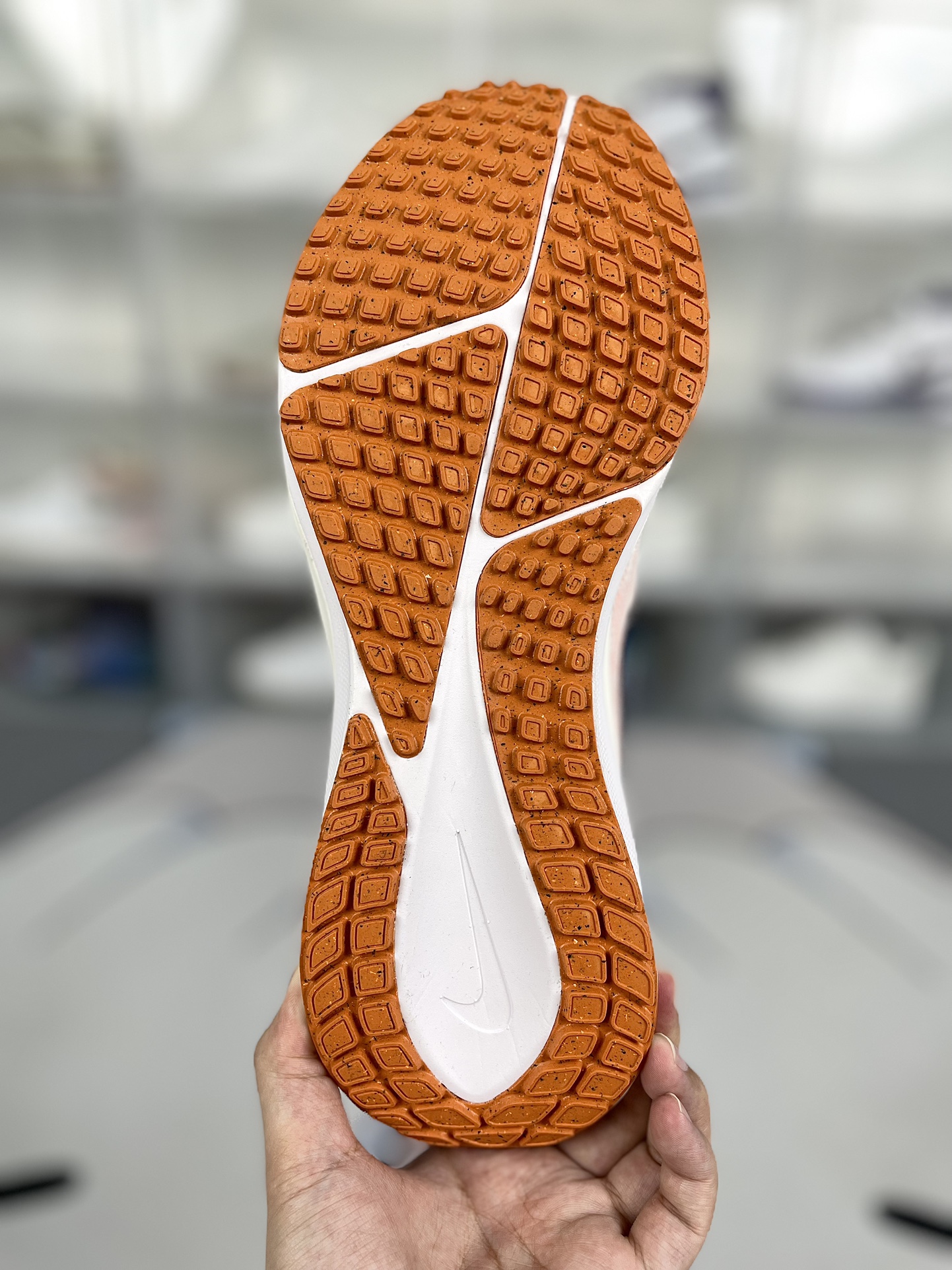 Nike Air Zoom Vomero 17 Running Shoes - Comfortable, Breathable, Cushioned 6 i1722019346 2527 0