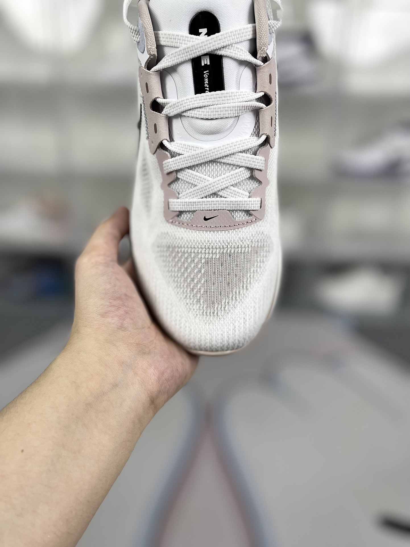 Nike Air Zoom Vomero 17 Women's Running Shoe - Comfort & Style 6 i1722195473 535 0