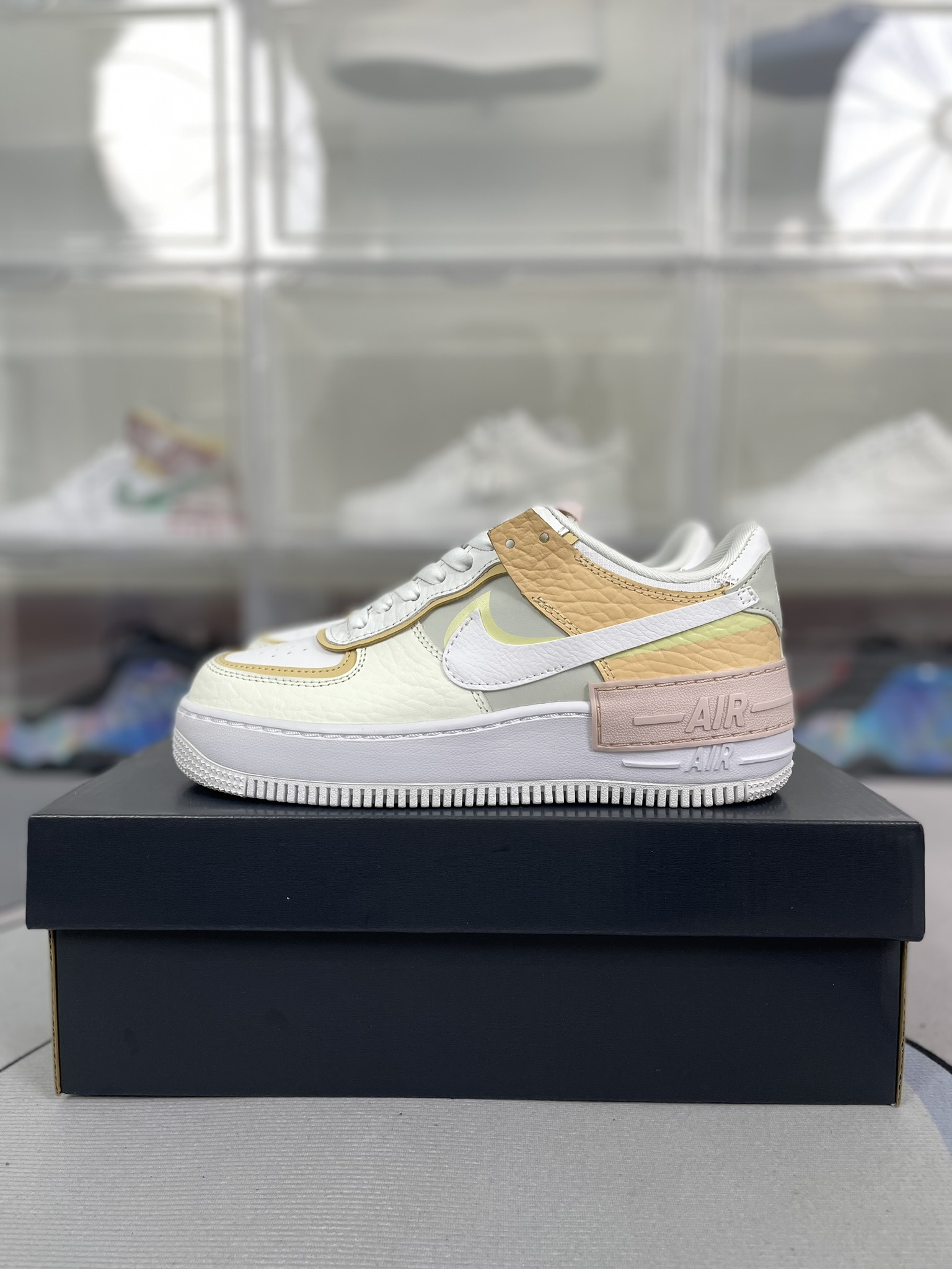 Nike Air Force 1 Shadow: Low-Top Sneakers in White, Pink & Yellow 9 i1722626195 7691 0