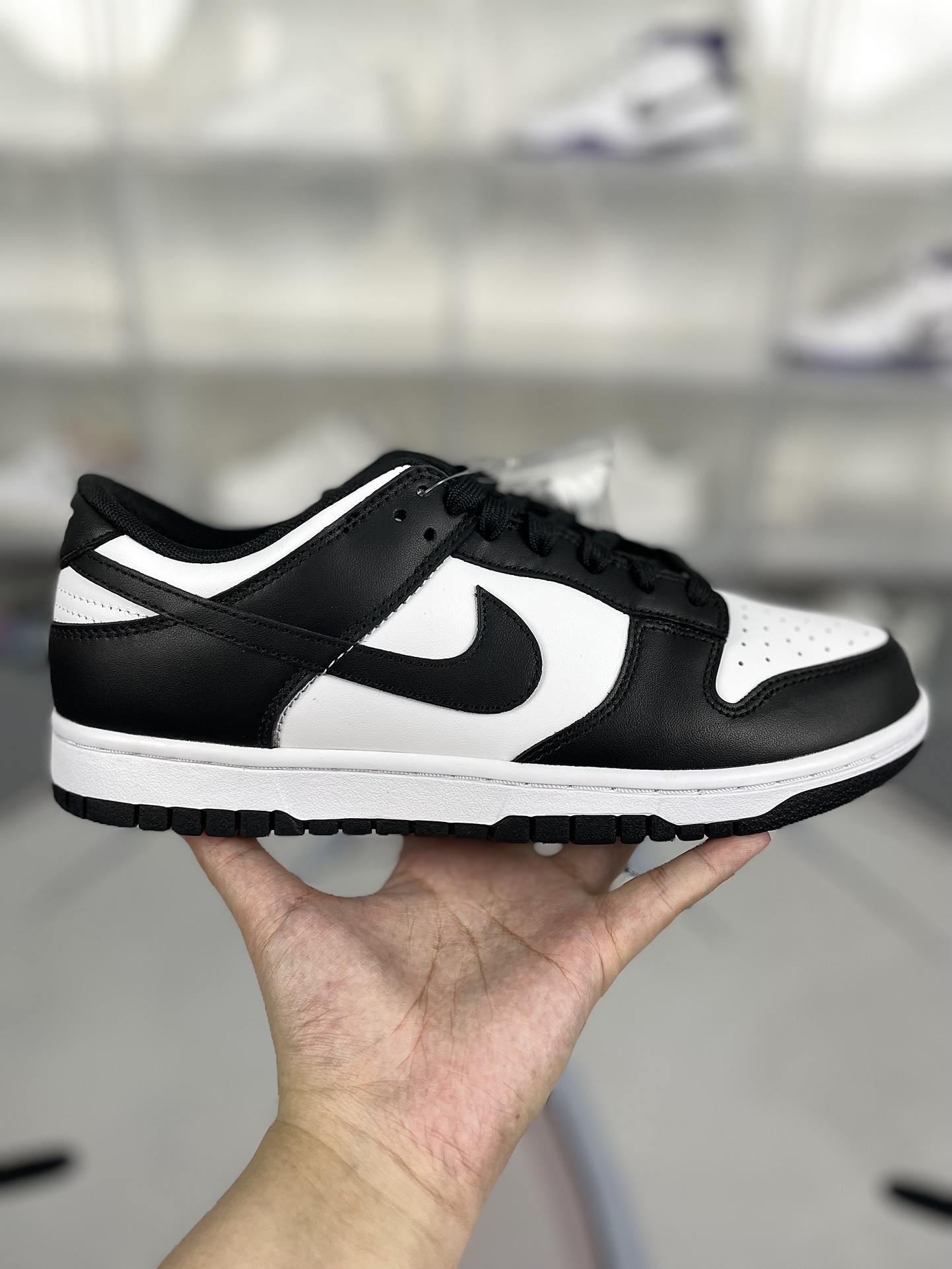 Nike Dunk Low Retro 'Black White' Casual Lifestyle Shoes DD1391-100 8 i1725135341 4175 0