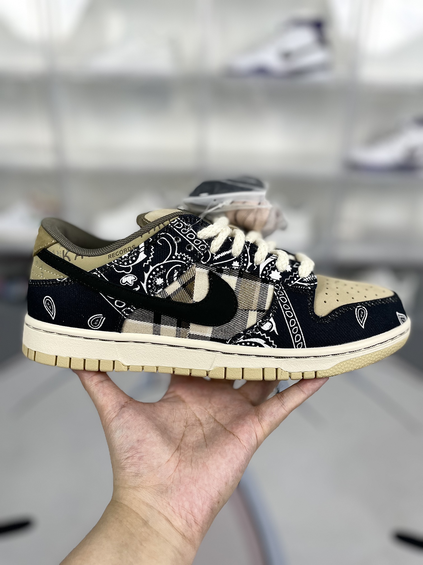 Travis Scott x Nike Dunk SB Jackboys Suede Paisley Low Top Sneakers 9 i1725135380 163 0