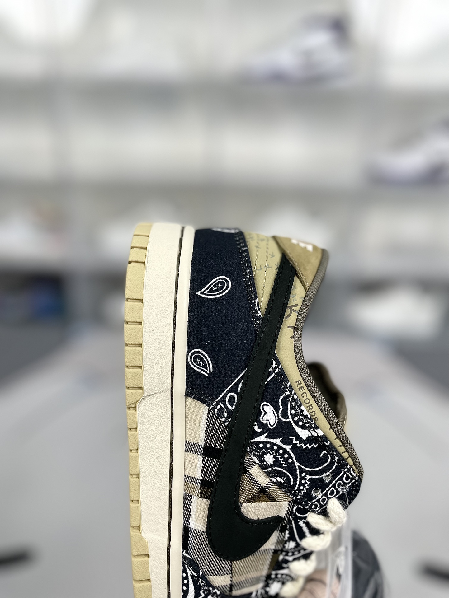 Travis Scott x Nike Dunk SB Jackboys Suede Paisley Low Top Sneakers 8 i1725135380 6923 0
