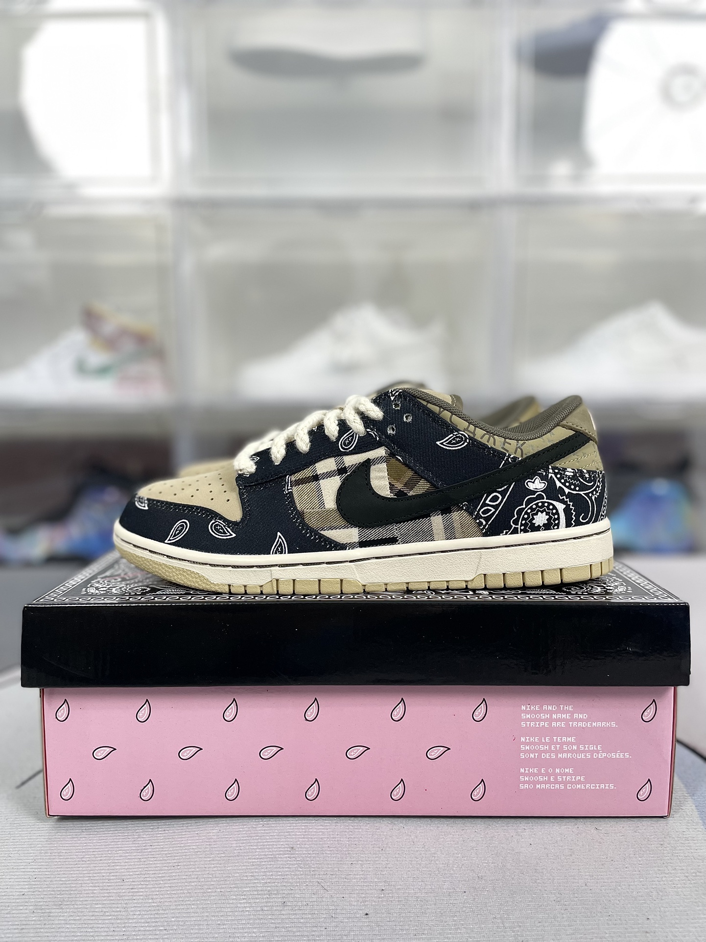 Travis Scott x Nike Dunk SB Jackboys Suede Paisley Low Top Sneakers 10 i1725135380 7864 0