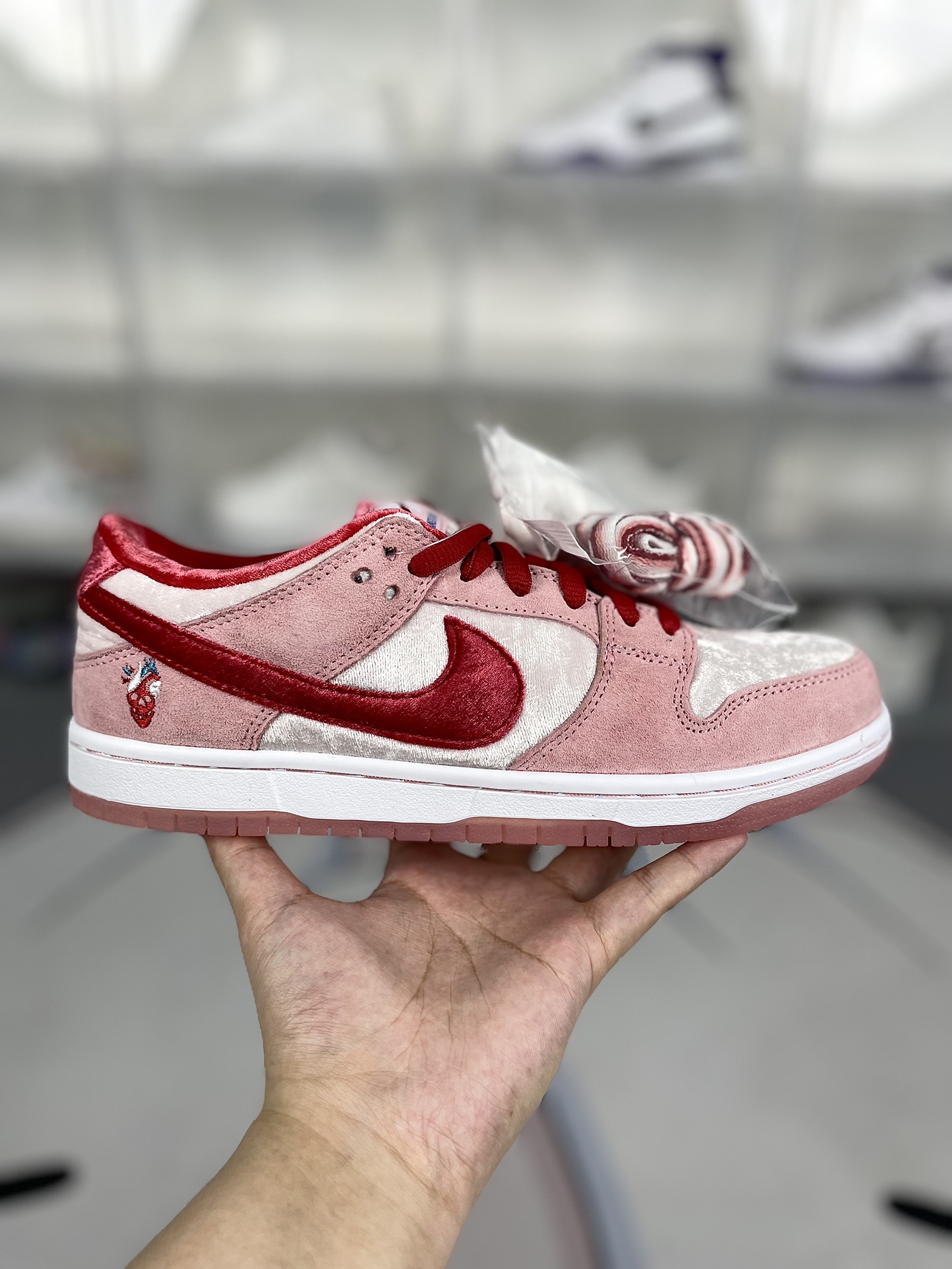 Nike Dunk SB Low StrangeLove Valentine's Day Pink White CT2552-800 8 i1725135396 106 0