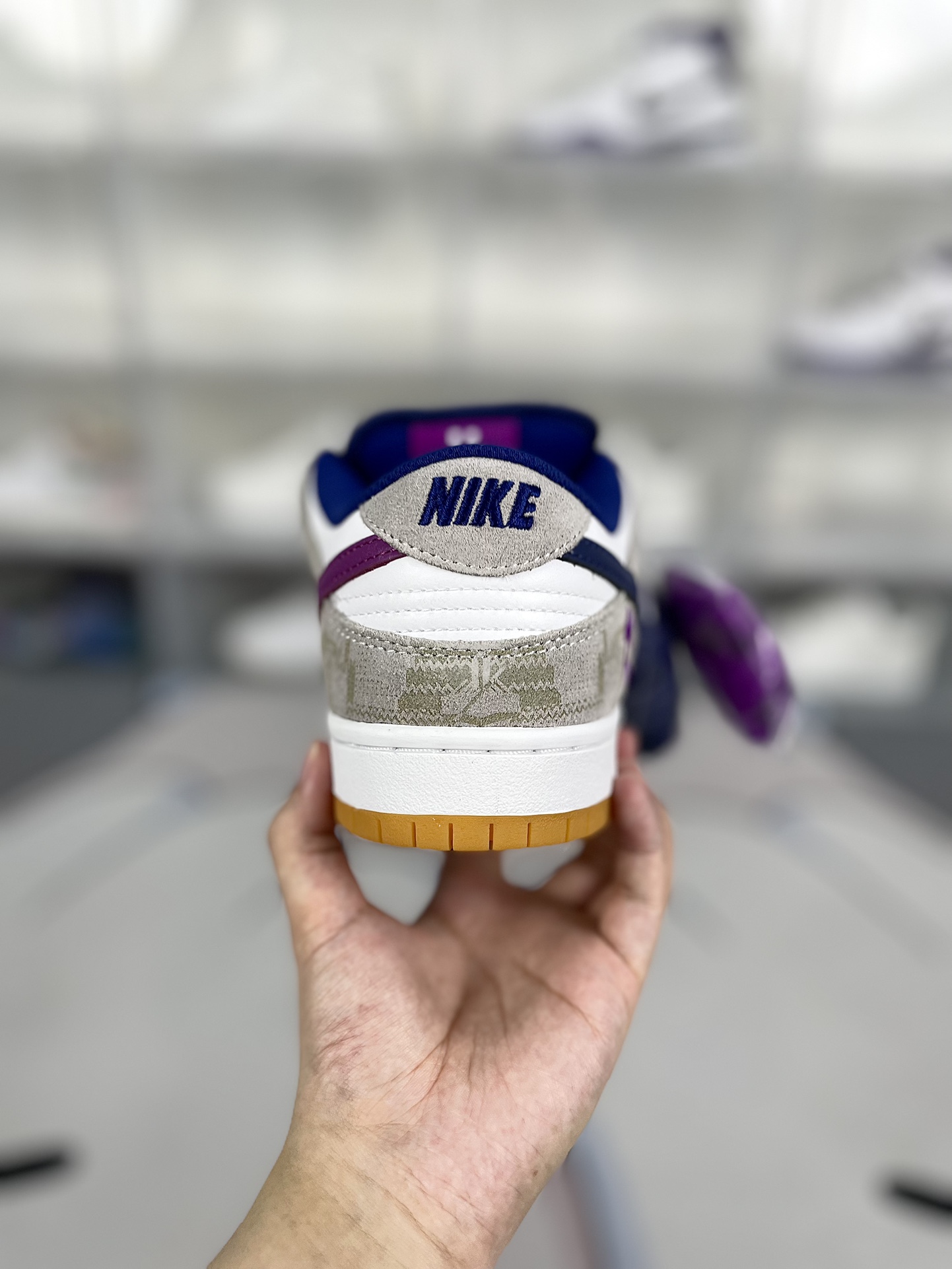 Rayssa Leal x Nike Dunk SB Pure Platinum Vivid Purple, Unisex Skate Shoes 4 i1725225985 3297 0