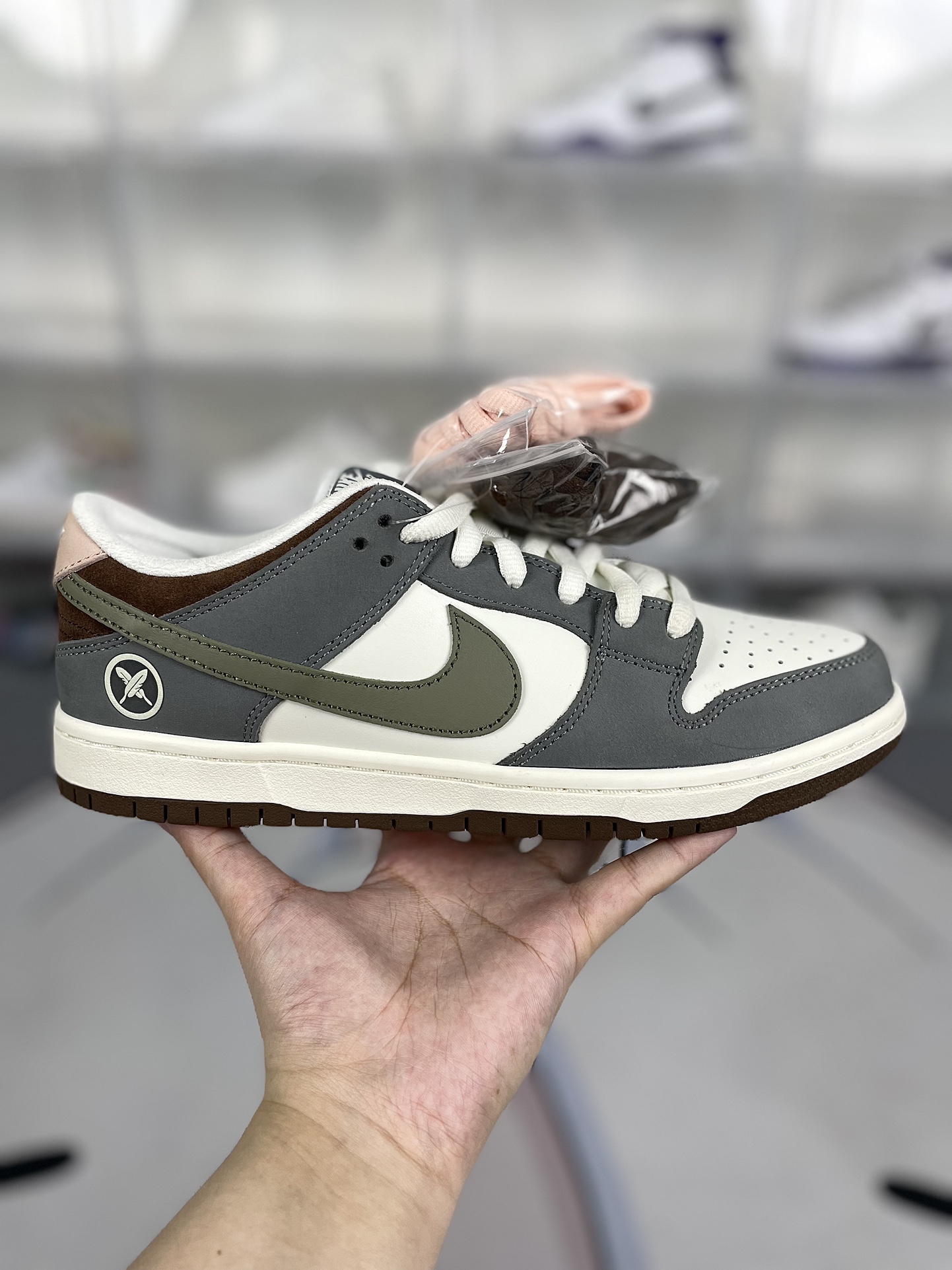Nike SB Dunk Low Yuto Horigome Skateboarding Shoes - Gray and White 8 i1725226007 230 0