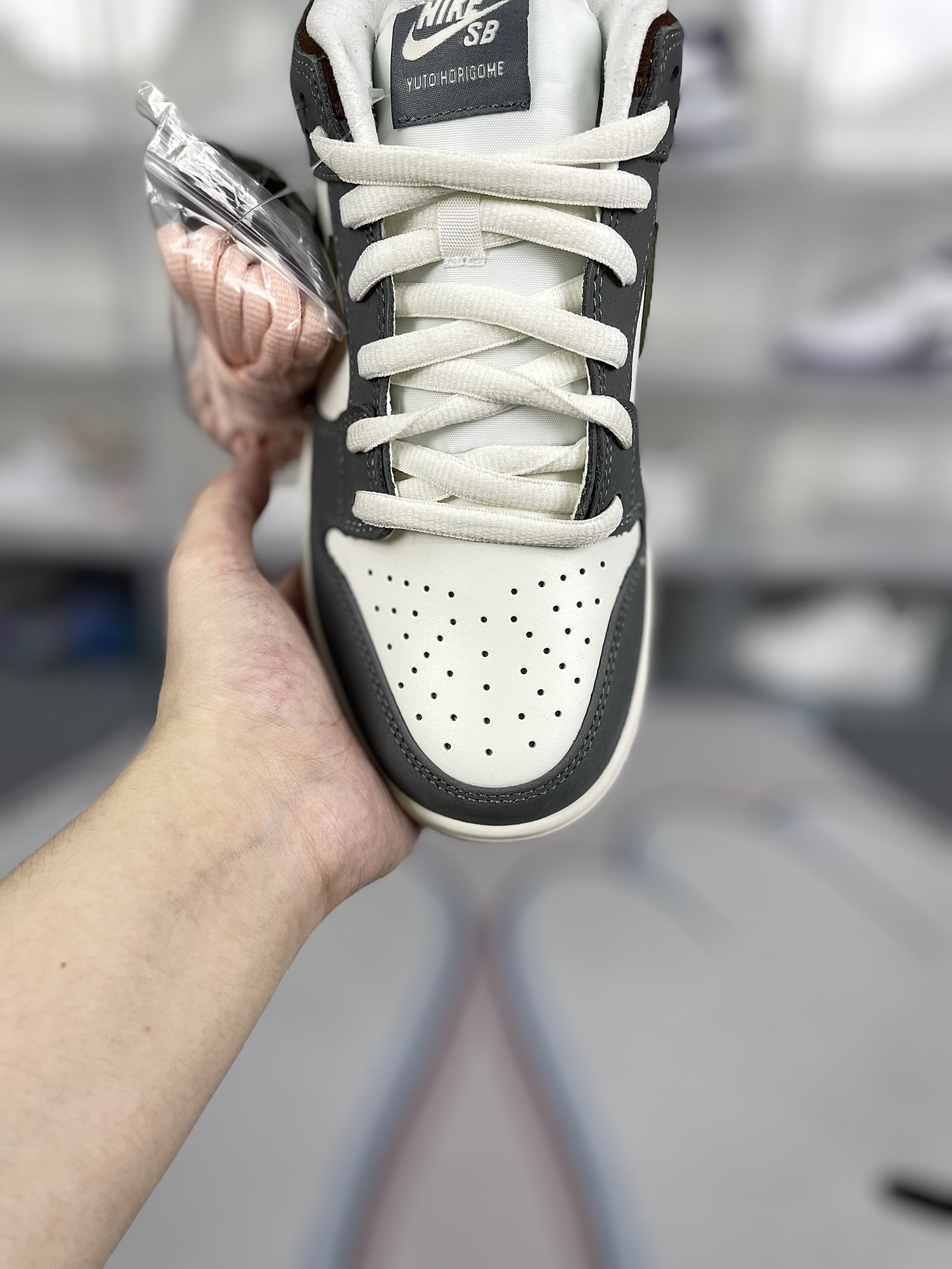 Nike SB Dunk Low Yuto Horigome Skateboarding Shoes - Gray and White 5 i1725226007 4332 0