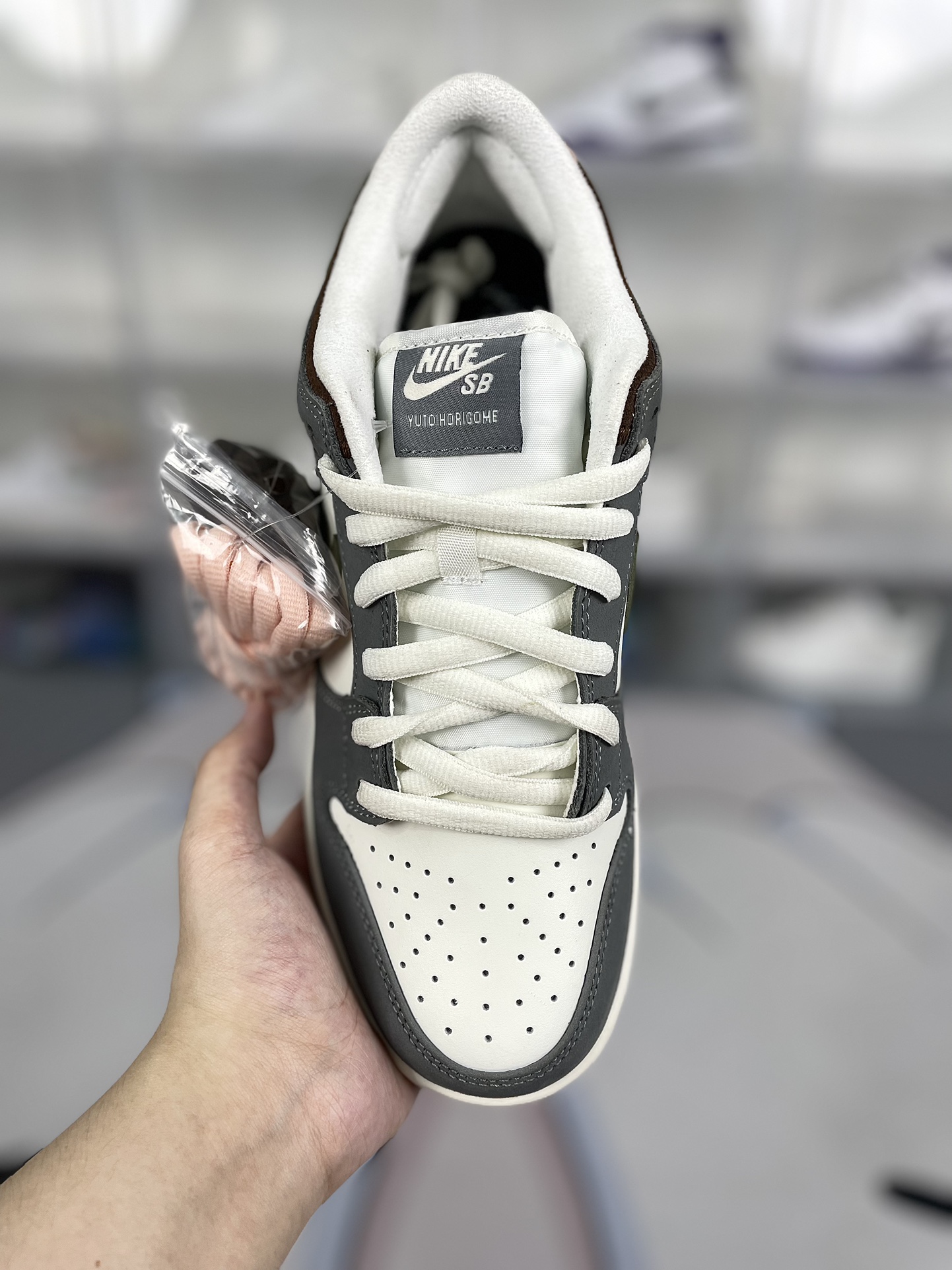 Nike SB Dunk Low Yuto Horigome Skateboarding Shoes - Gray and White 4 i1725226007 6144 0