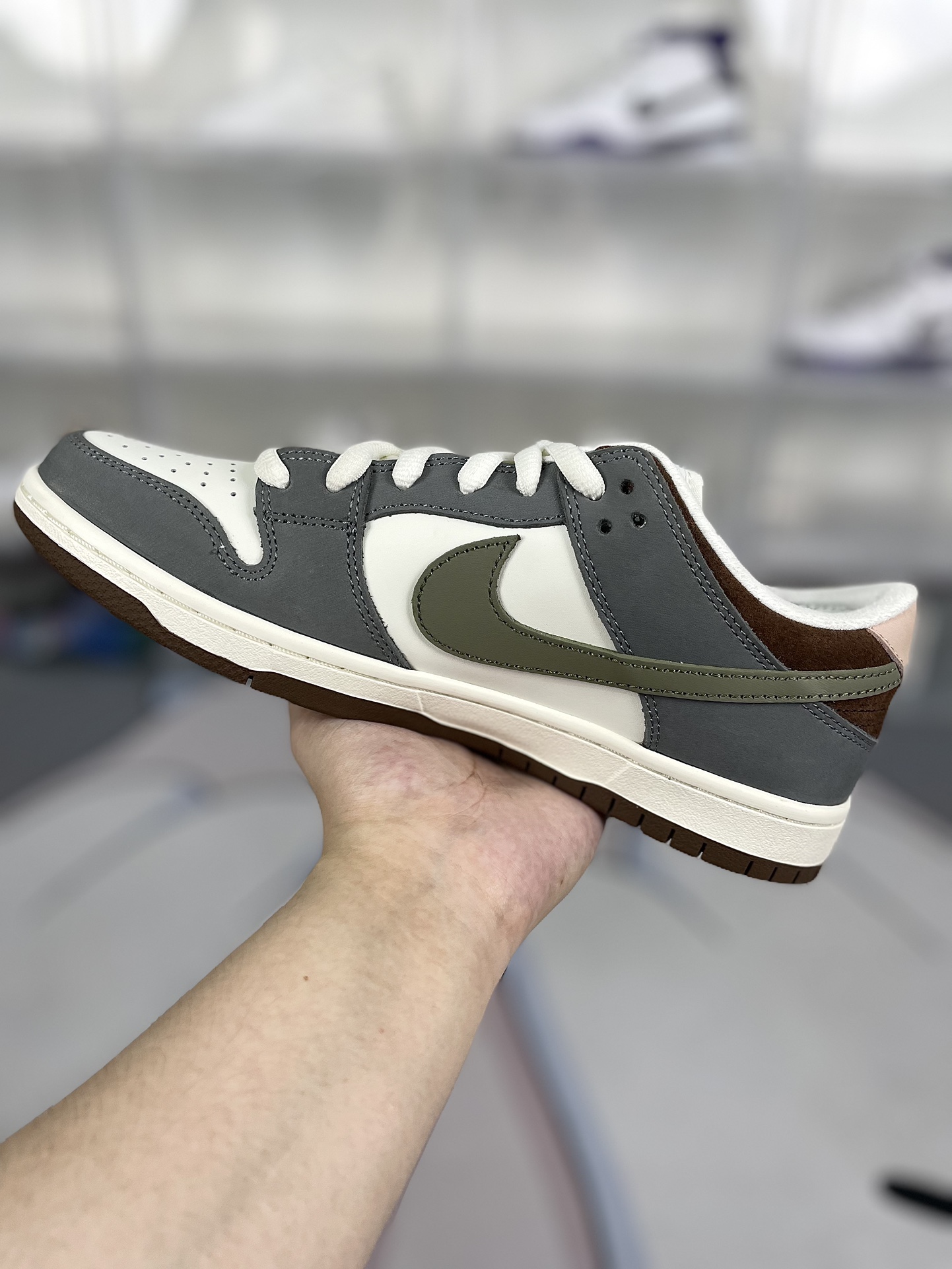 Nike SB Dunk Low Yuto Horigome Skateboarding Shoes - Gray and White 2 i1725226007 7135 0