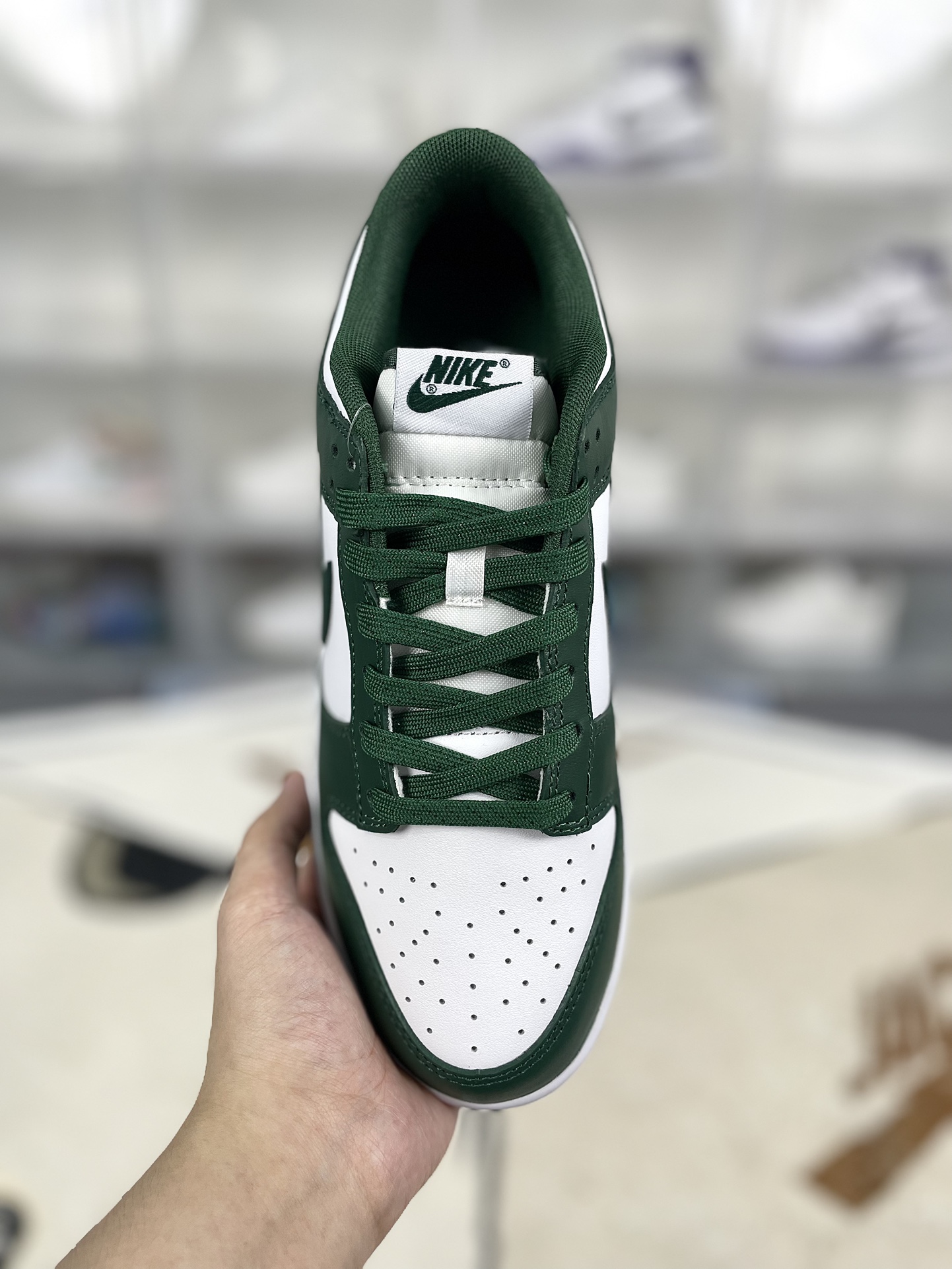 Nike Dunk Low Retro Varsity Green: Leather, Low-Top Sneakers - DD1391-101 5 i1727123274 1400 0