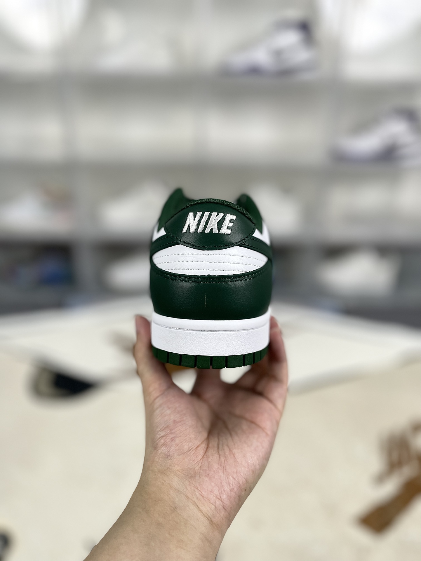 Nike Dunk Low Retro Varsity Green: Leather, Low-Top Sneakers - DD1391-101 4 i1727123274 4235 0