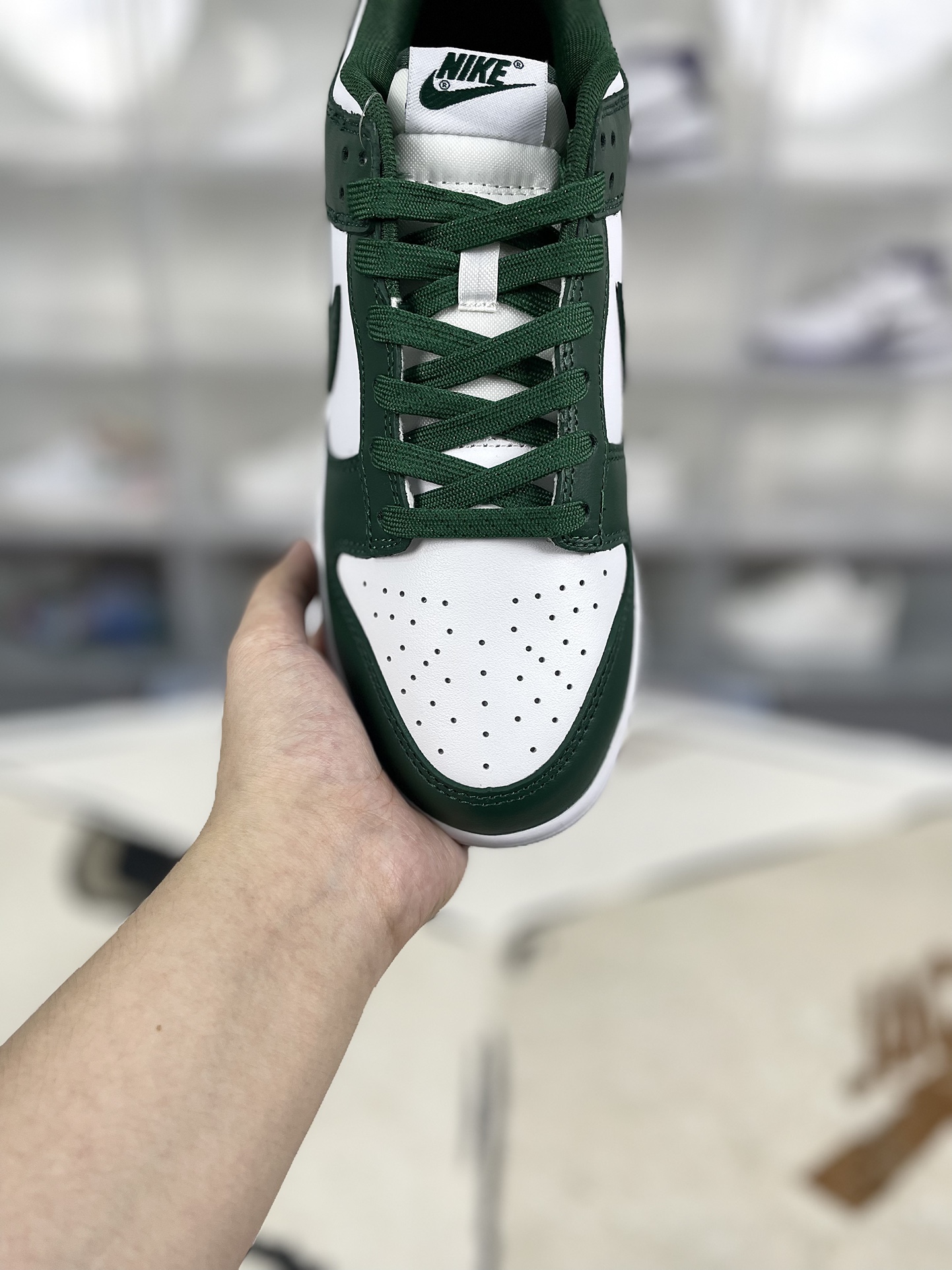Nike Dunk Low Retro Varsity Green: Leather, Low-Top Sneakers - DD1391-101 6 i1727123274 7870 0