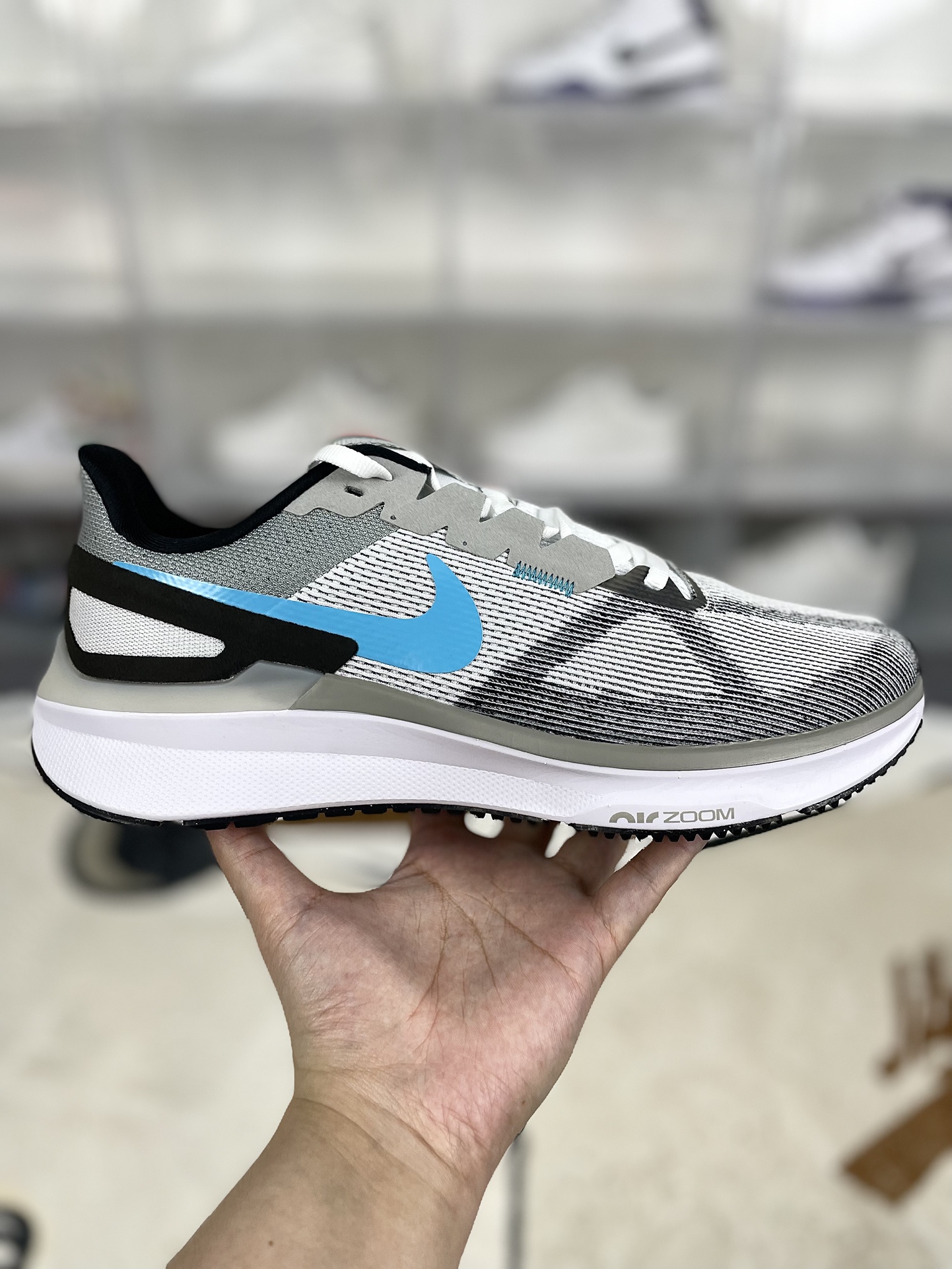 Nike Zoom Structure 25 Running Shoes - Breathable, Supportive, and Durable 9 i1729283646 9762 0