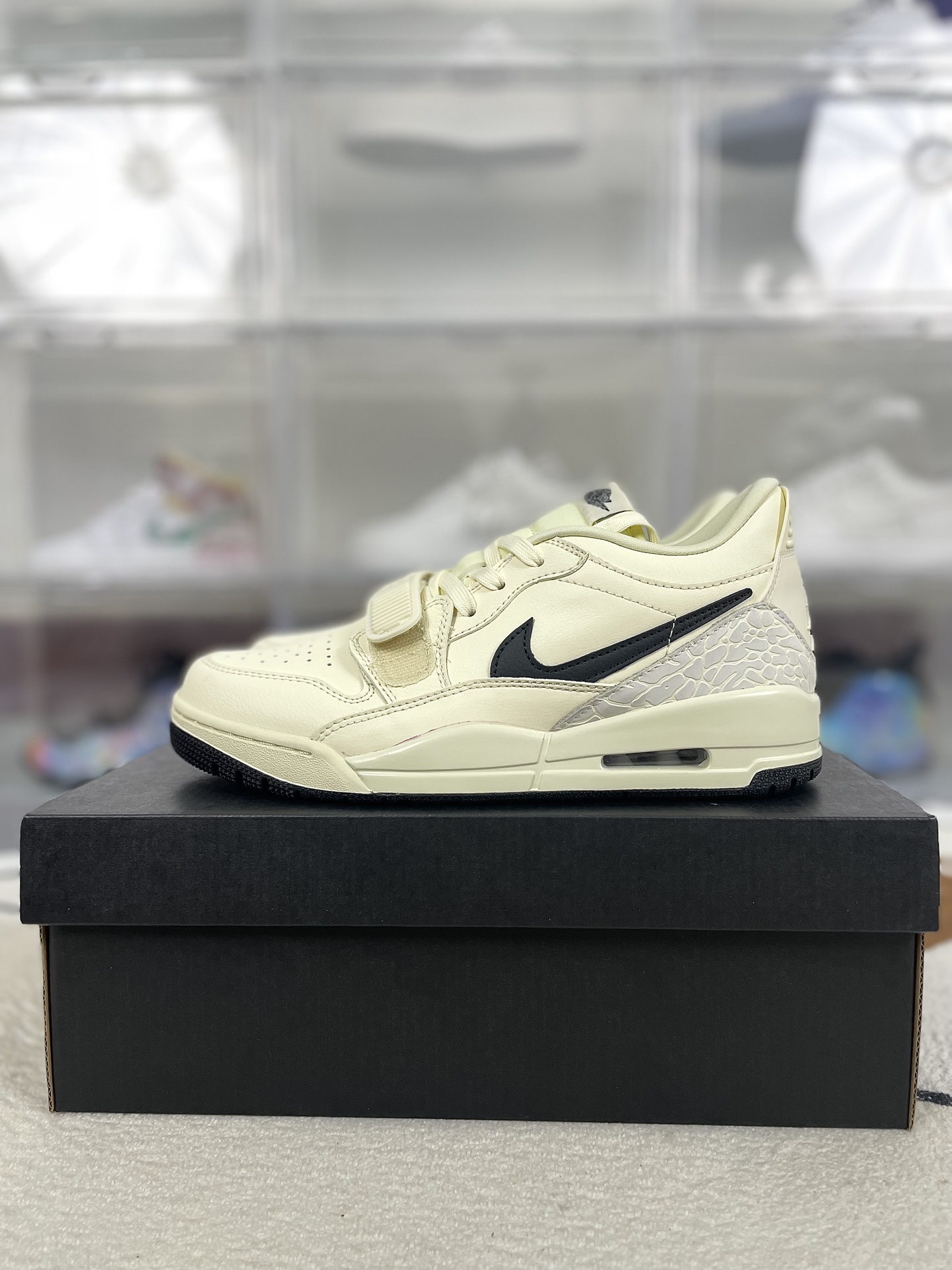 Jordan Legacy 312 Low 'Coconut Milk Black' Retro Basketball Shoes 10 i1729714919 8099 0