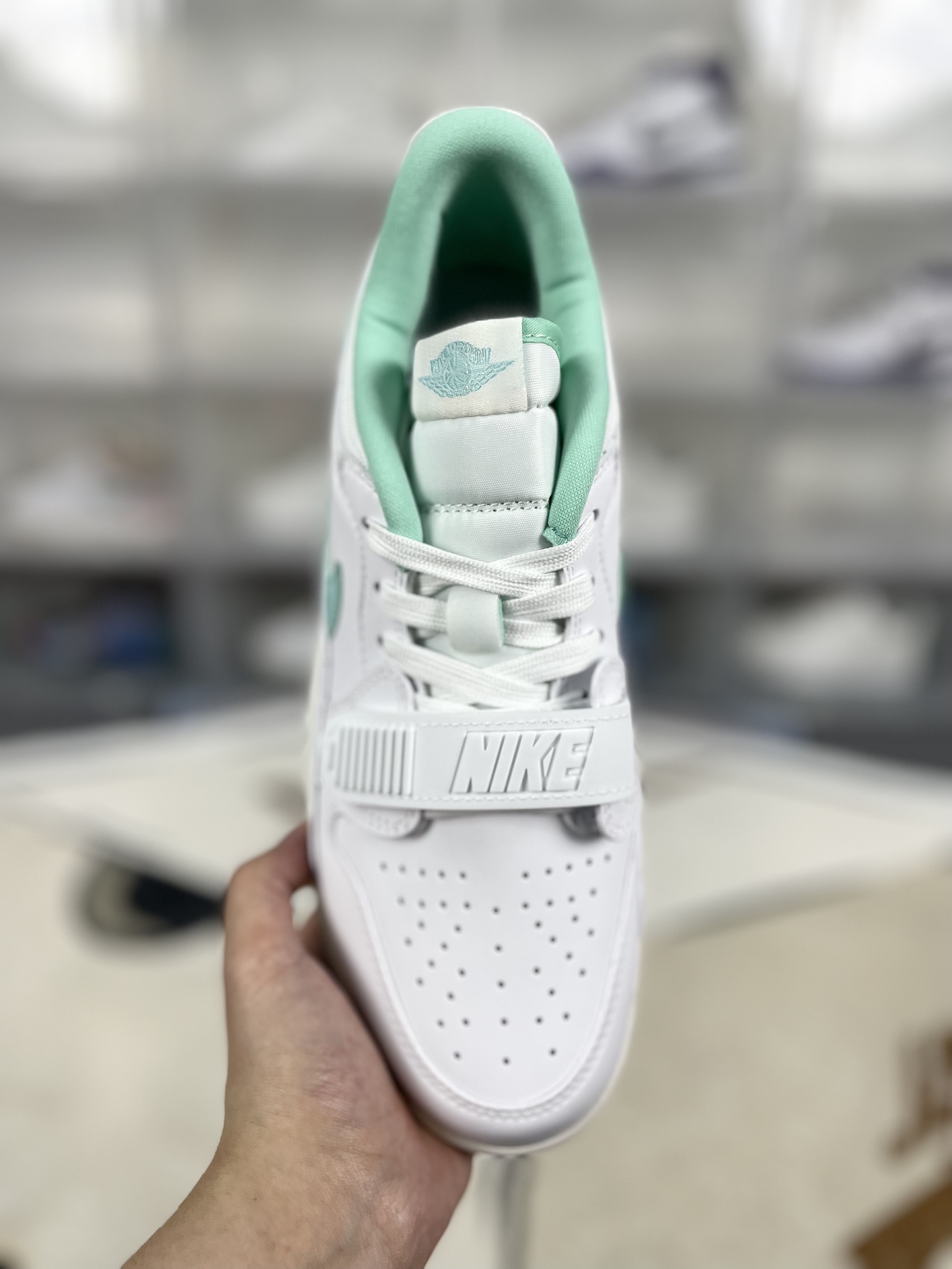 Jordan Legacy 312 Low Tiffany & Co. Green Retro Basketball Shoes 4 i1729799132 6248 1