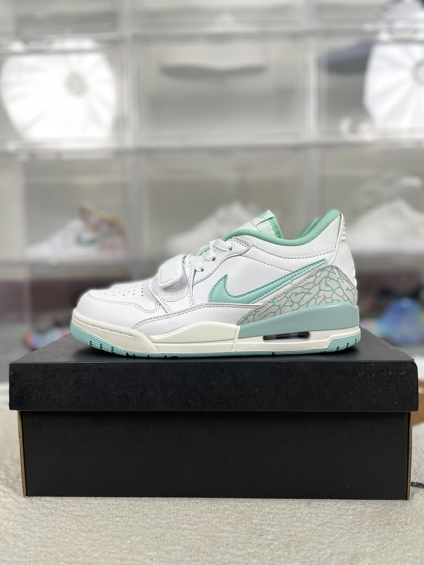 Jordan Legacy 312 Low Tiffany & Co. Green Retro Basketball Shoes 9 i1729799133 7808 7