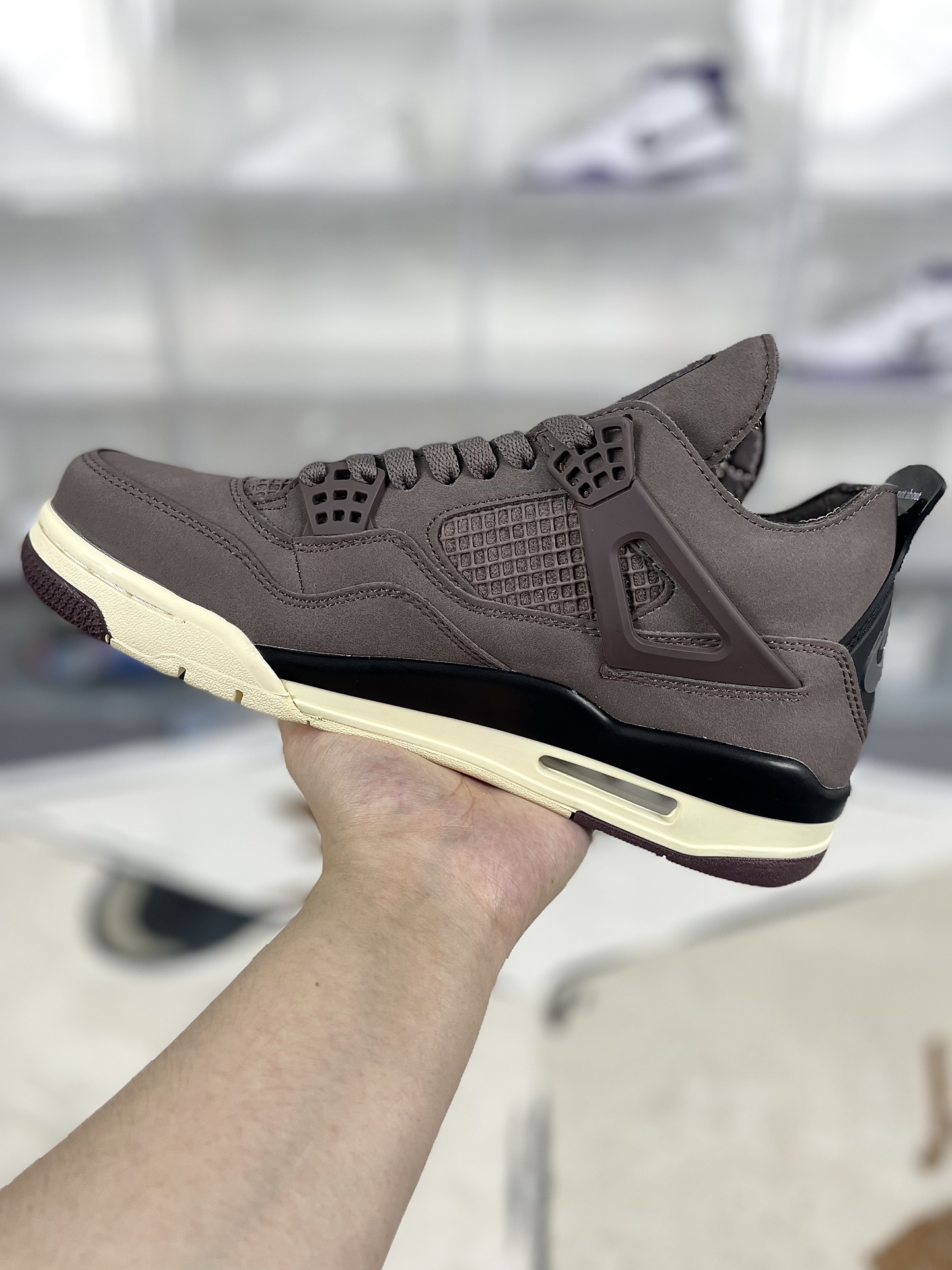A Ma Maniére x Air Jordan 4 Retro 'Violet Ore' Basketball Shoes 2 i1730444950 8147 0