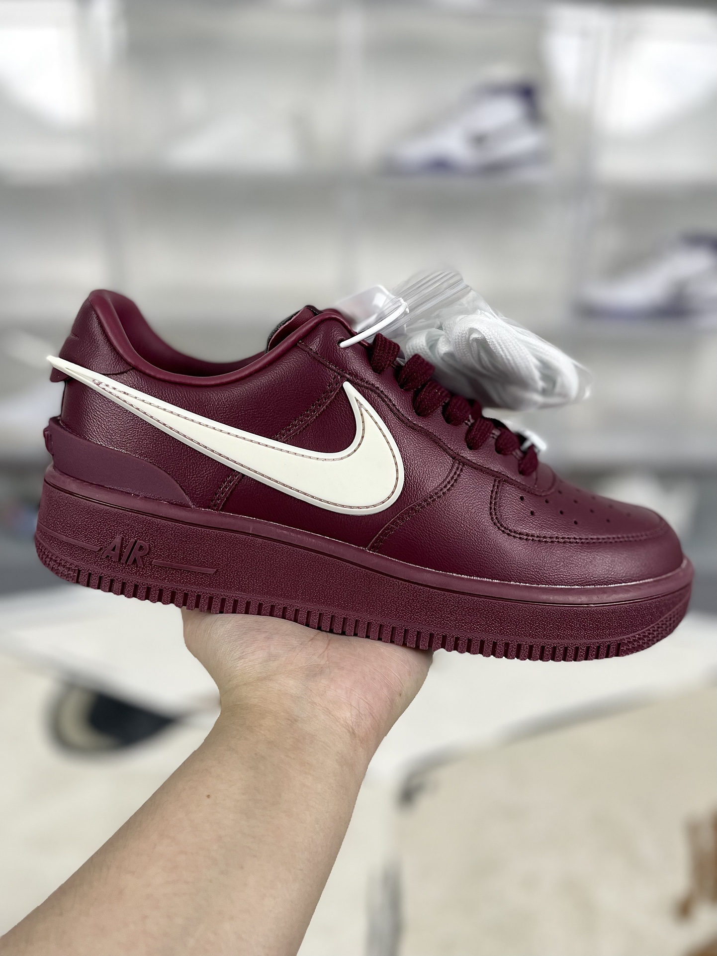 NO:238252,L version pure original [co-branded model] AMBUSH x Nike Air Force 1 Low Classic retro style, non-slip, shock-absorbing and wear-resistant board shoes, men and women, burgundy AMBUSH and Nike will once again join forces to celebrate the 40th anniversary of the launch of Air Force 1 Low, launching collaborative color schemes. Wear your choice of 