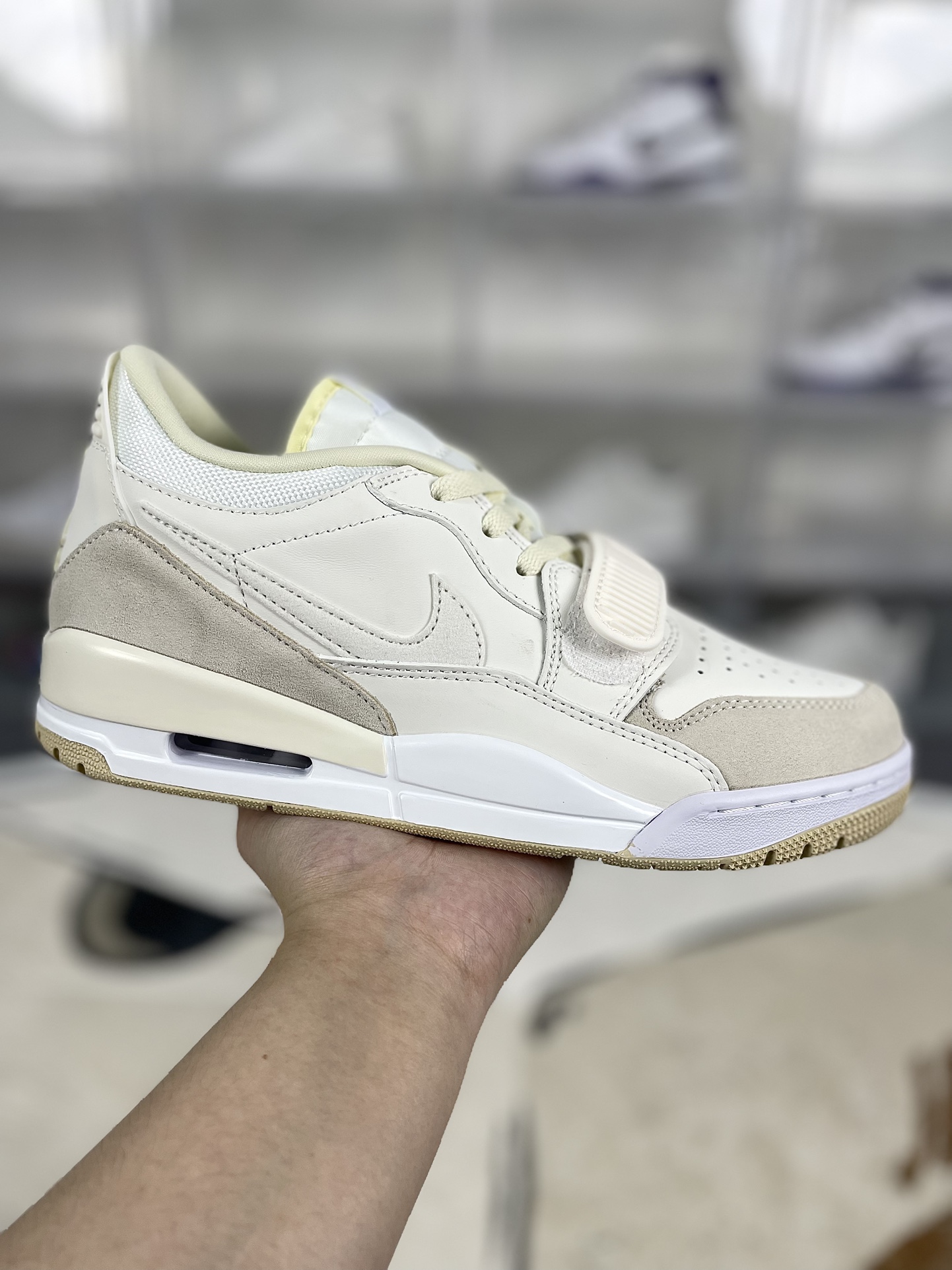 Jordan Legacy 312 Low Retro Basketball Shoes, Unisex Style - White/Cream