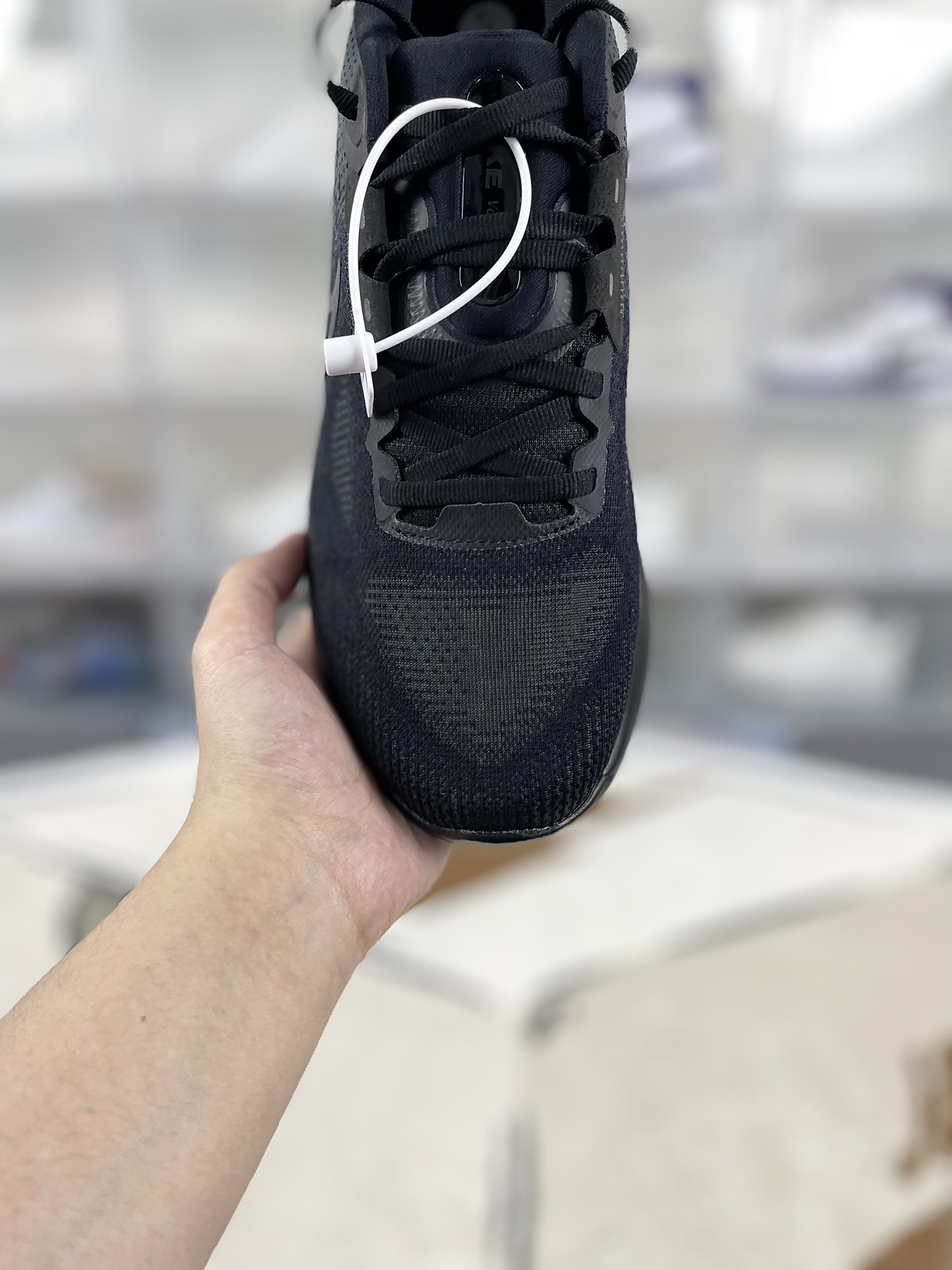 Nike Air Zoom Vomero 17 Running Shoes - Black, Comfortable, and Breathable 6 i1731790391 4803 0