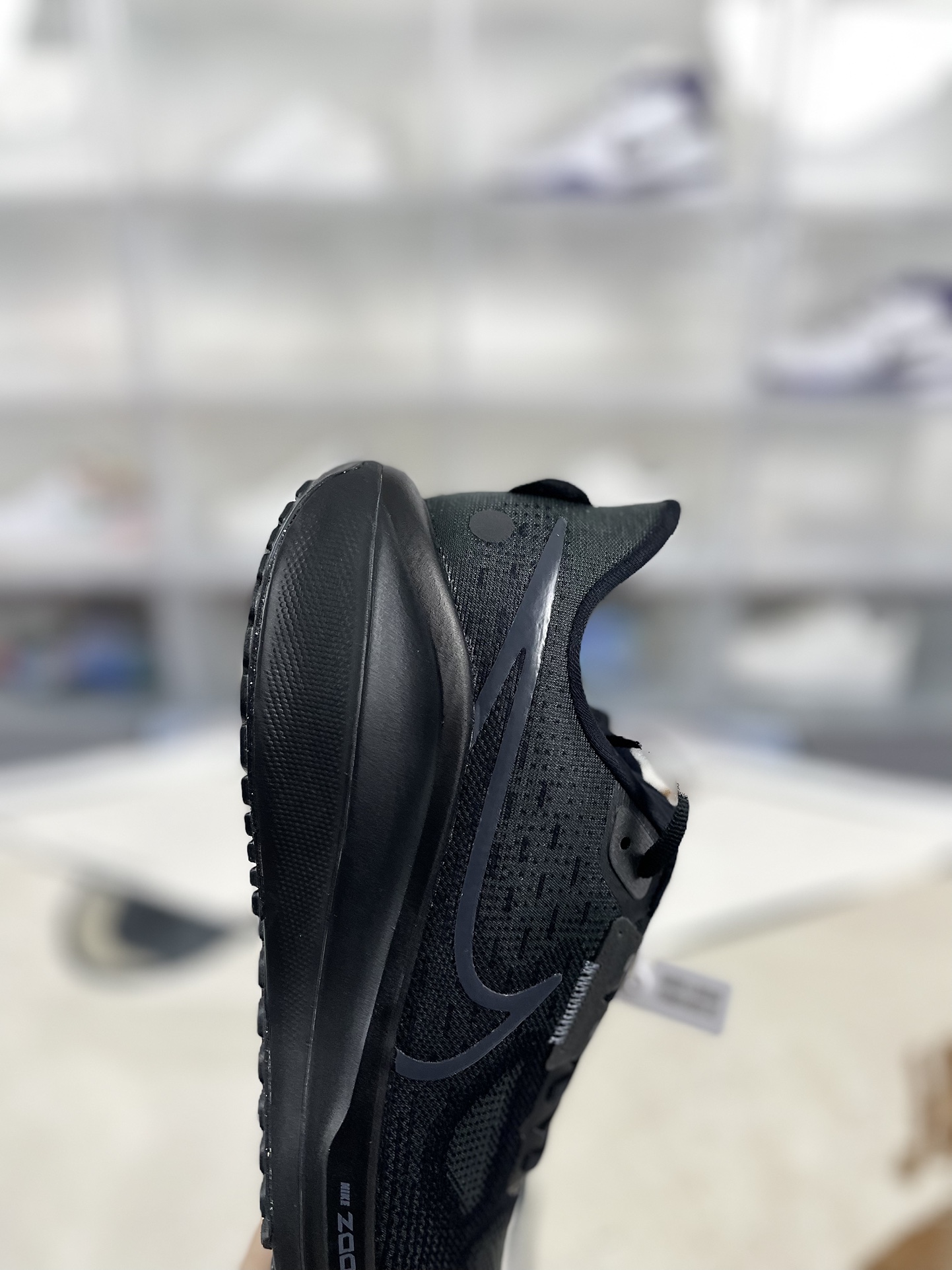 Nike Air Zoom Vomero 17 Running Shoes - Black, Comfortable, and Breathable 8 i1731790391 8046 0