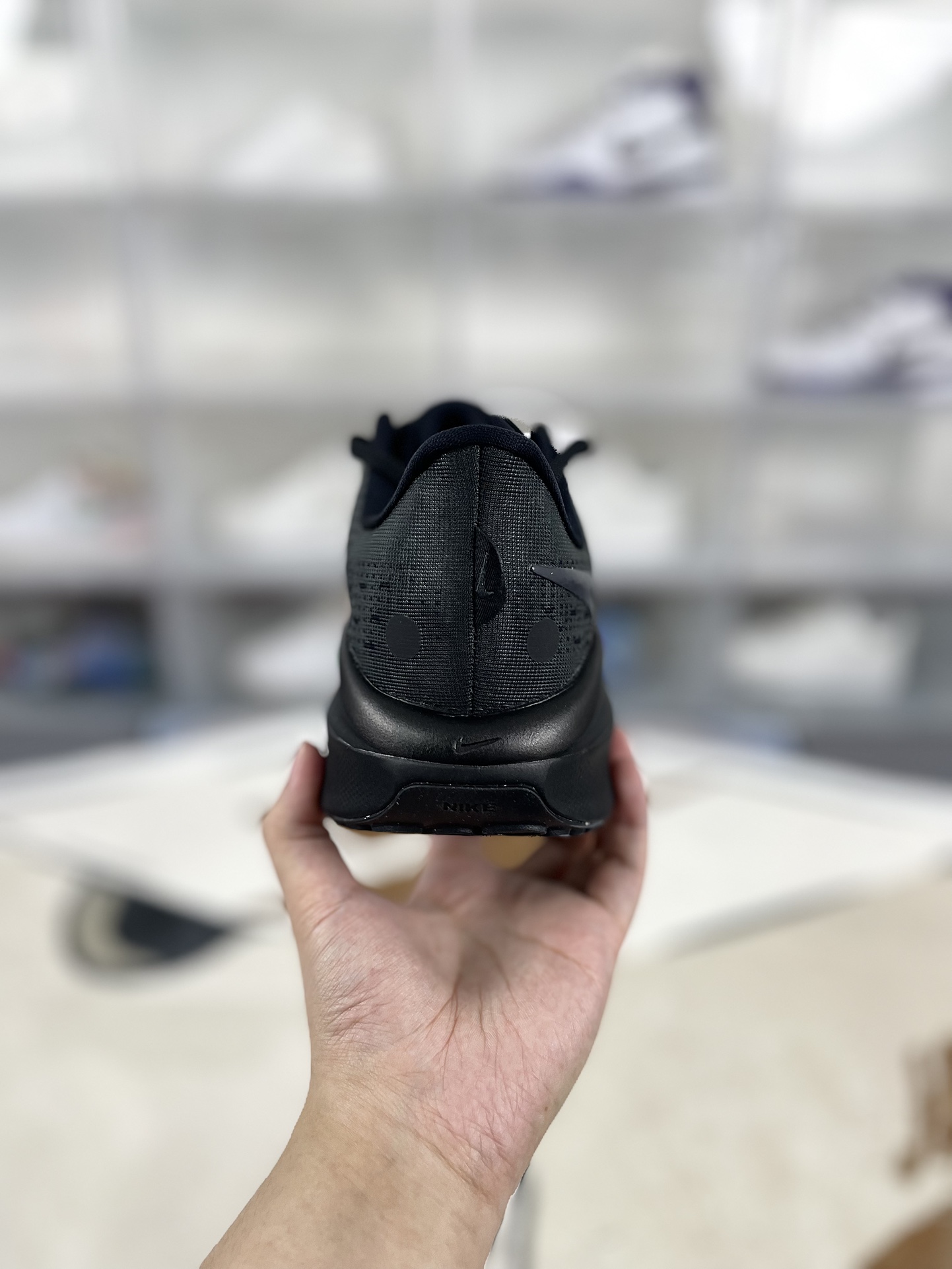 Nike Air Zoom Vomero 17 Running Shoes - Black, Comfortable, and Breathable 4 i1731790391 935 0
