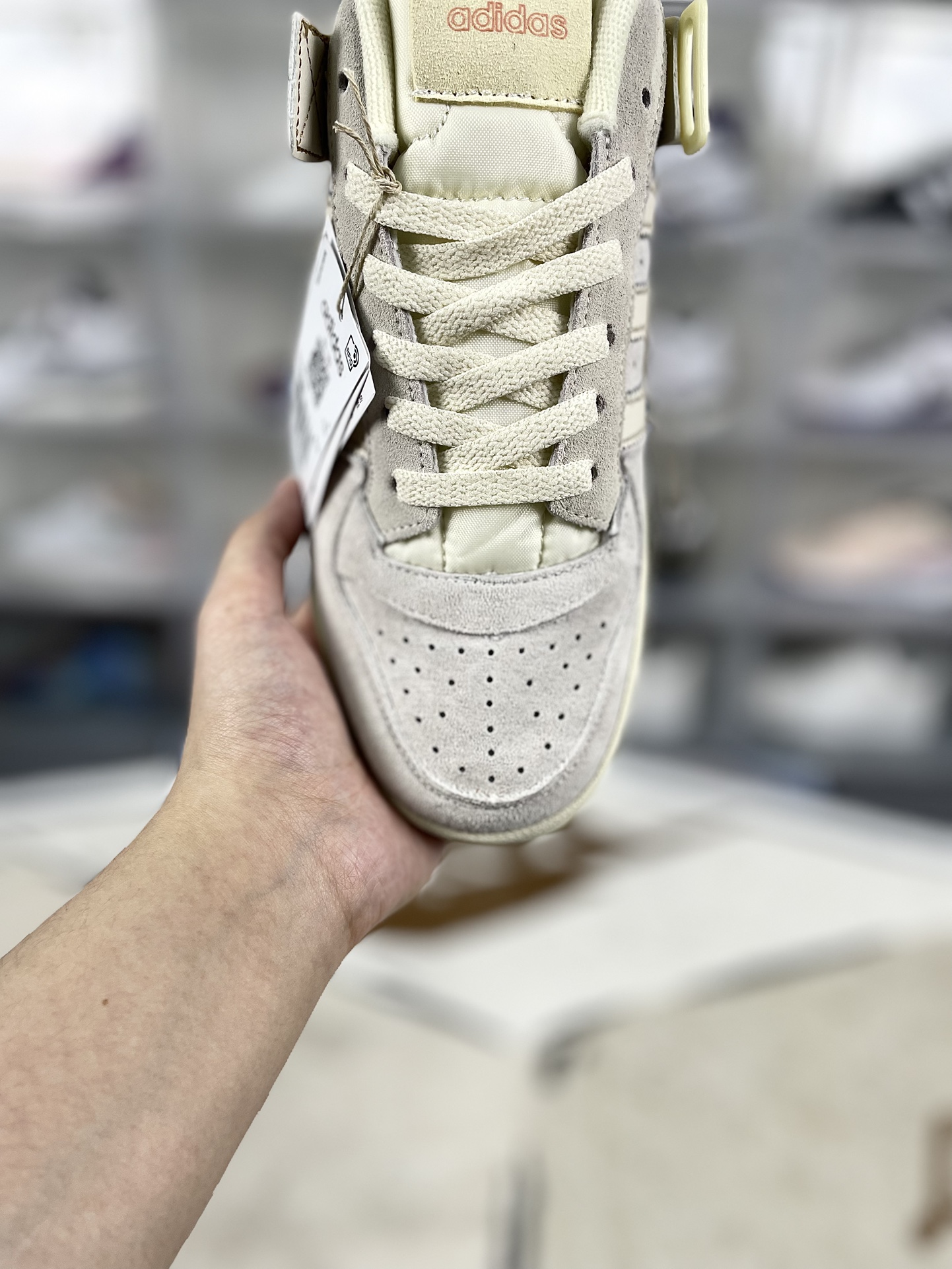 Adidas Originals Forum 84 Low: Retro Style, Modern Comfort - Available Now! 6 i1733604827 6626 0