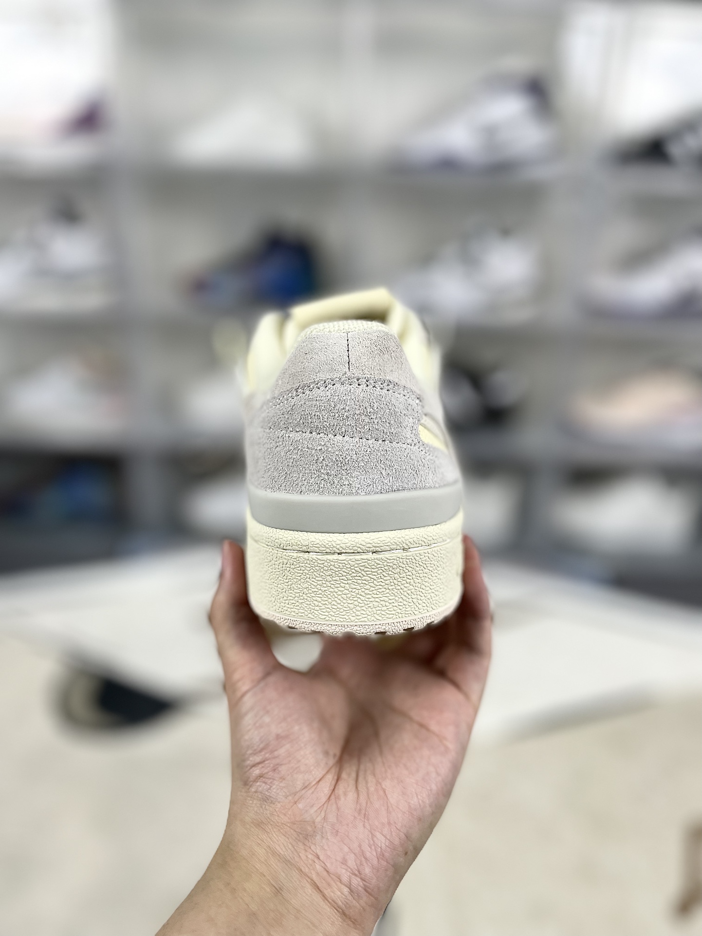 Adidas Originals Forum 84 Low: Retro Style, Modern Comfort - Available Now! 4 i1733604827 8271 0