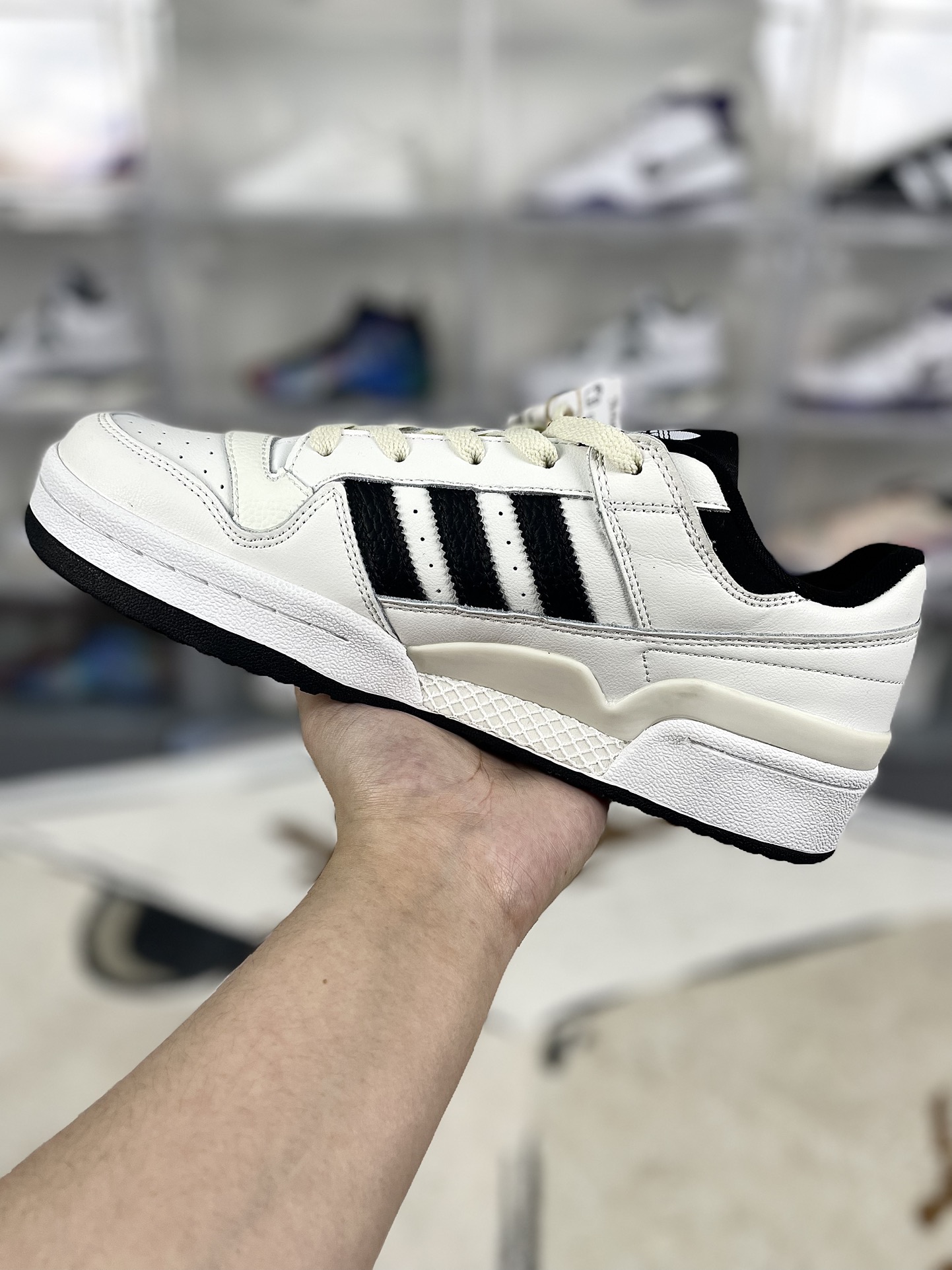 Adidas Originals Forum Low CL White Black Unisex Sneakers IH7830/IH7918 2 i1733687872 2373 5